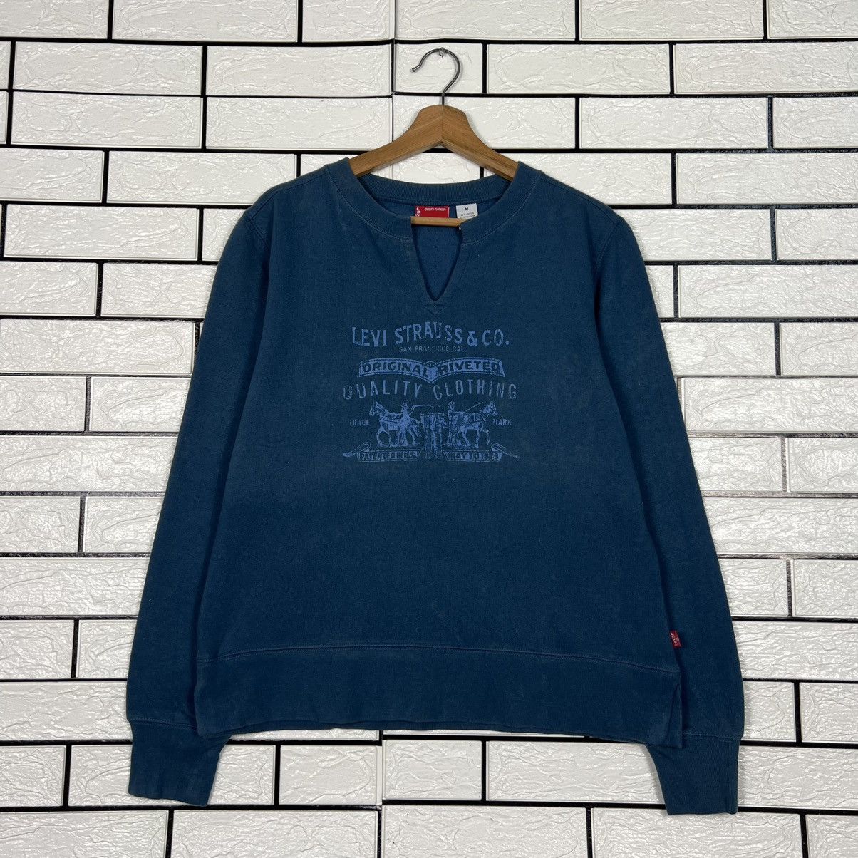 Levi's Y2k Vintage LEVIS Big Logo Sweatshirt Pullover #3947-C180 Size US M / EU 48-50 / 2 - 1 Thumbnail