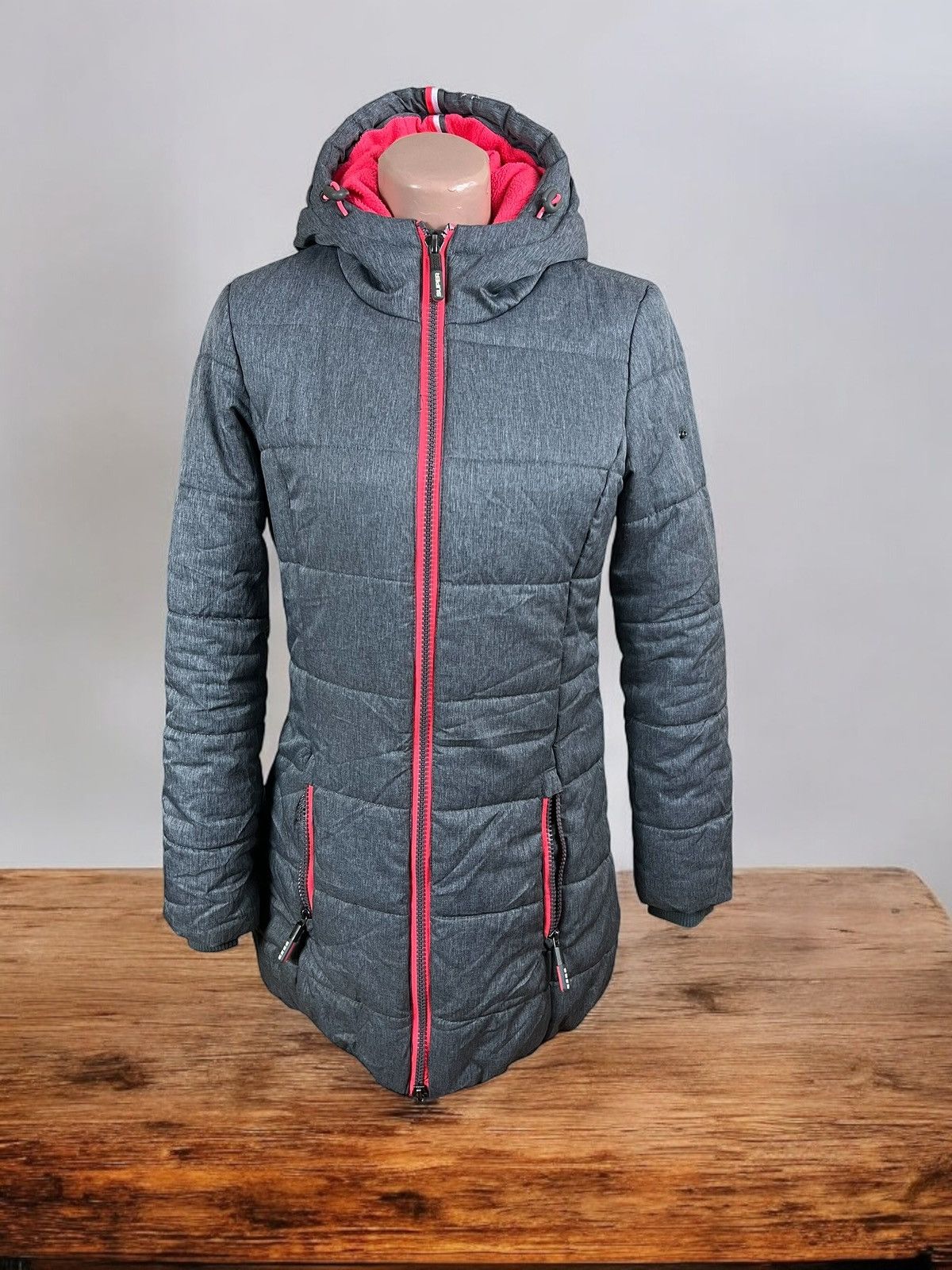 Superdry Superdry Tall Sports grey puffer jacket size M Size M / US 6-8 / IT 42-44 - 1 Thumbnail