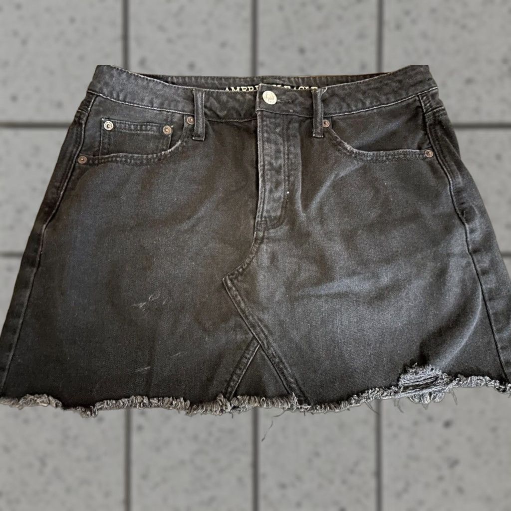 American Eagle Outfitters American Eagle Outfitters Skirt Womens 10 Black Mini Cutoff Distressed Button Stretch Denim Size 32" / US 10 / IT 46 - 1 Thumbnail