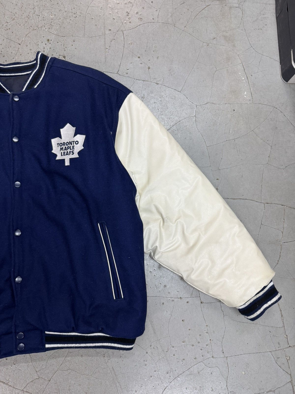 NHL Vintage Toronto Maple Leafs Reversible Varsity/Satin Jacket Size US XL / EU 56 / 4 - 5 Thumbnail