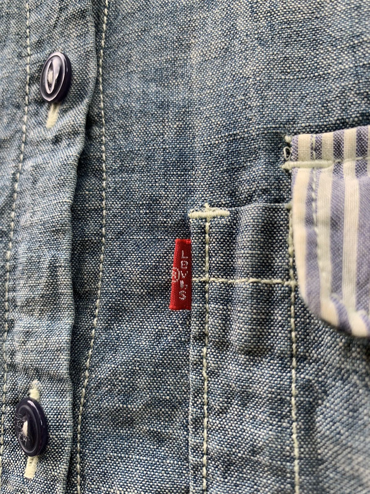 Levi's Levi’s Blue Denim Buckle Back Shirts Size M / US 6-8 / IT 42-44 - 3 Thumbnail