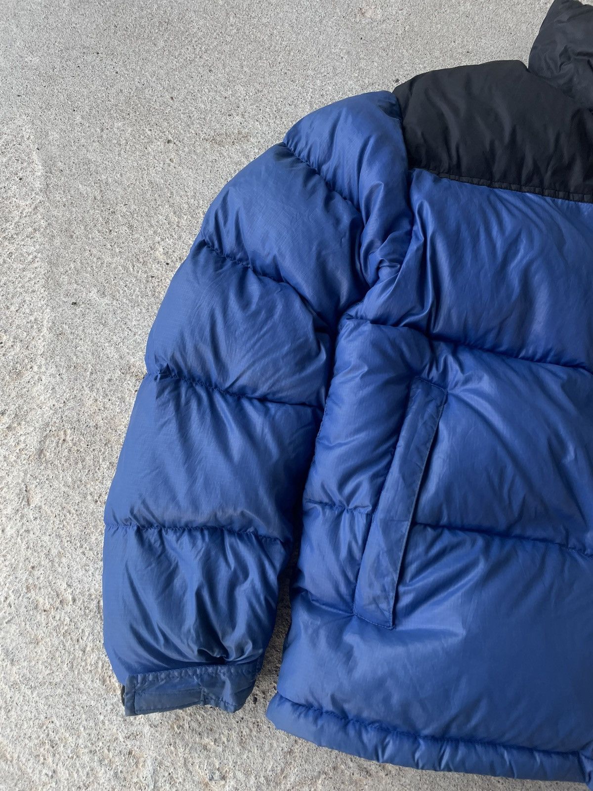 The North Face × Vintage The NorthFace 700 Blue Nuptse Vintage Puffer Jacket Size US M / EU 48-50 / 2 - 6 Thumbnail