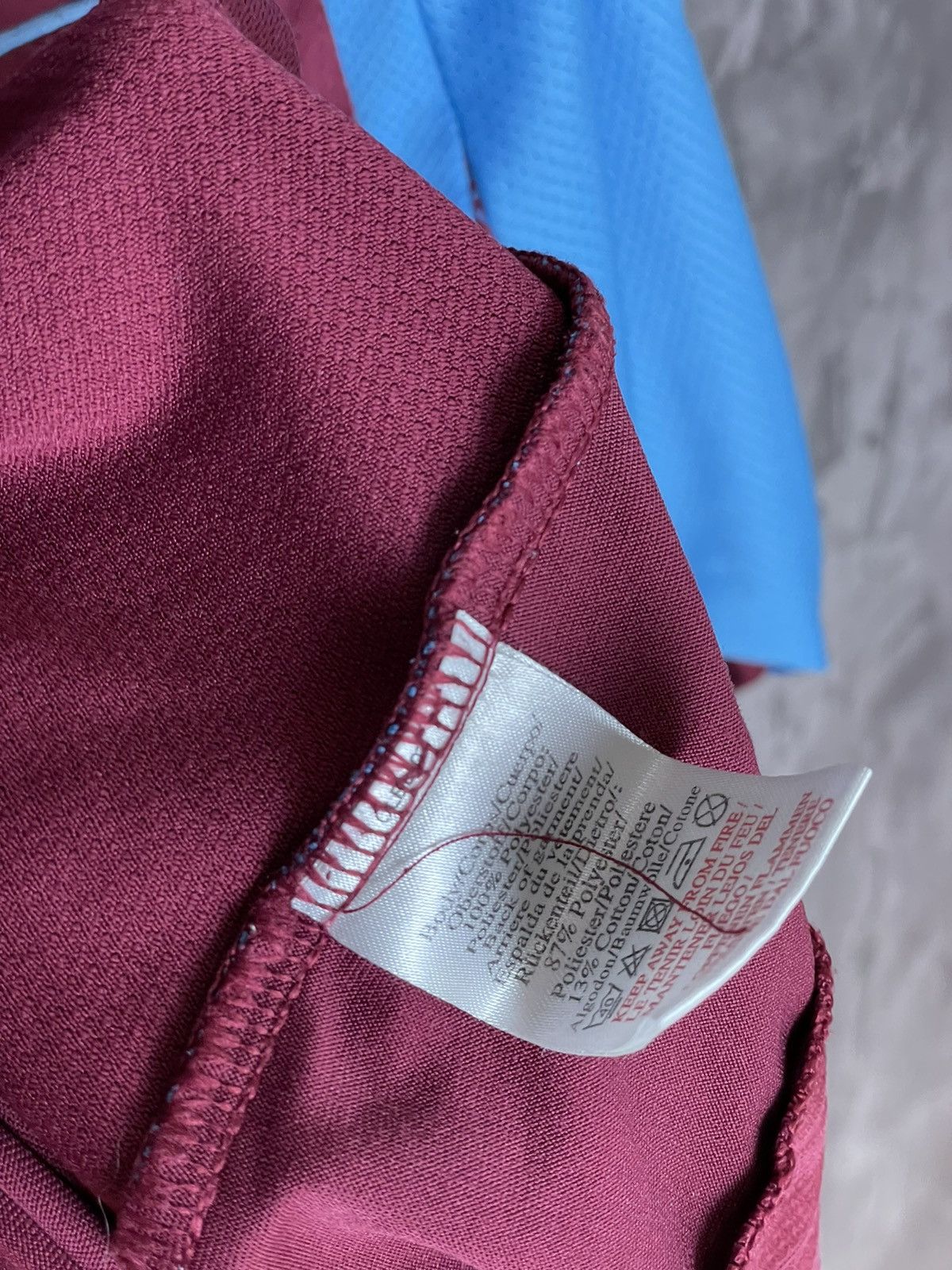 Umbro × Vintage WEST HAM UNITED 2008 2009 AWAY FOOTBALL SHIRT SOCCER JERSEY Size US M / EU 48-50 / 2 - 9 Thumbnail