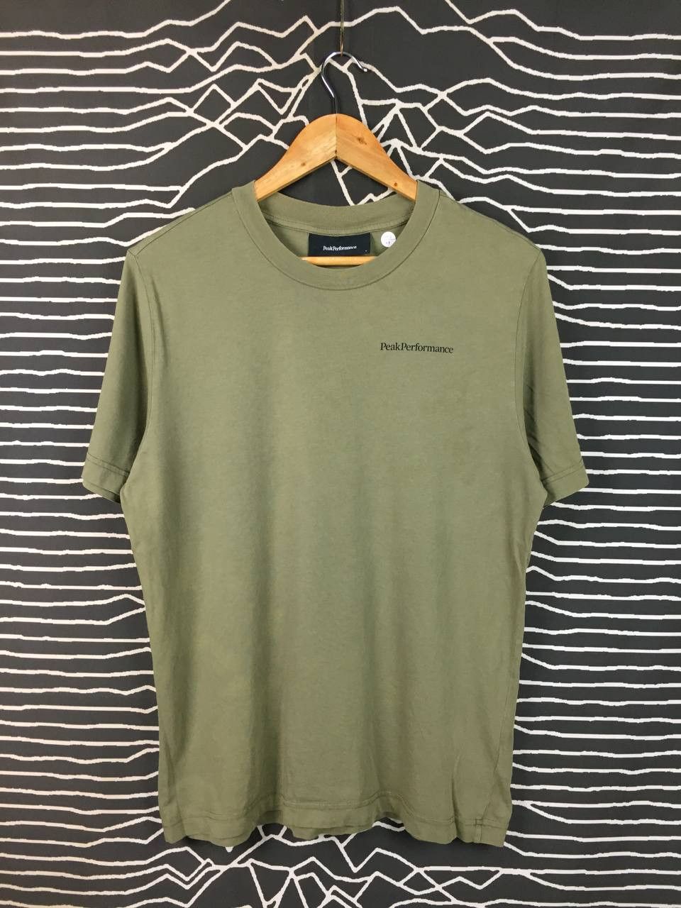 Peak Performance Peak Performance R&D Logo Olive Green Casual Wear Tee Size US S / EU 44-46 / 1 - 5 Thumbnail