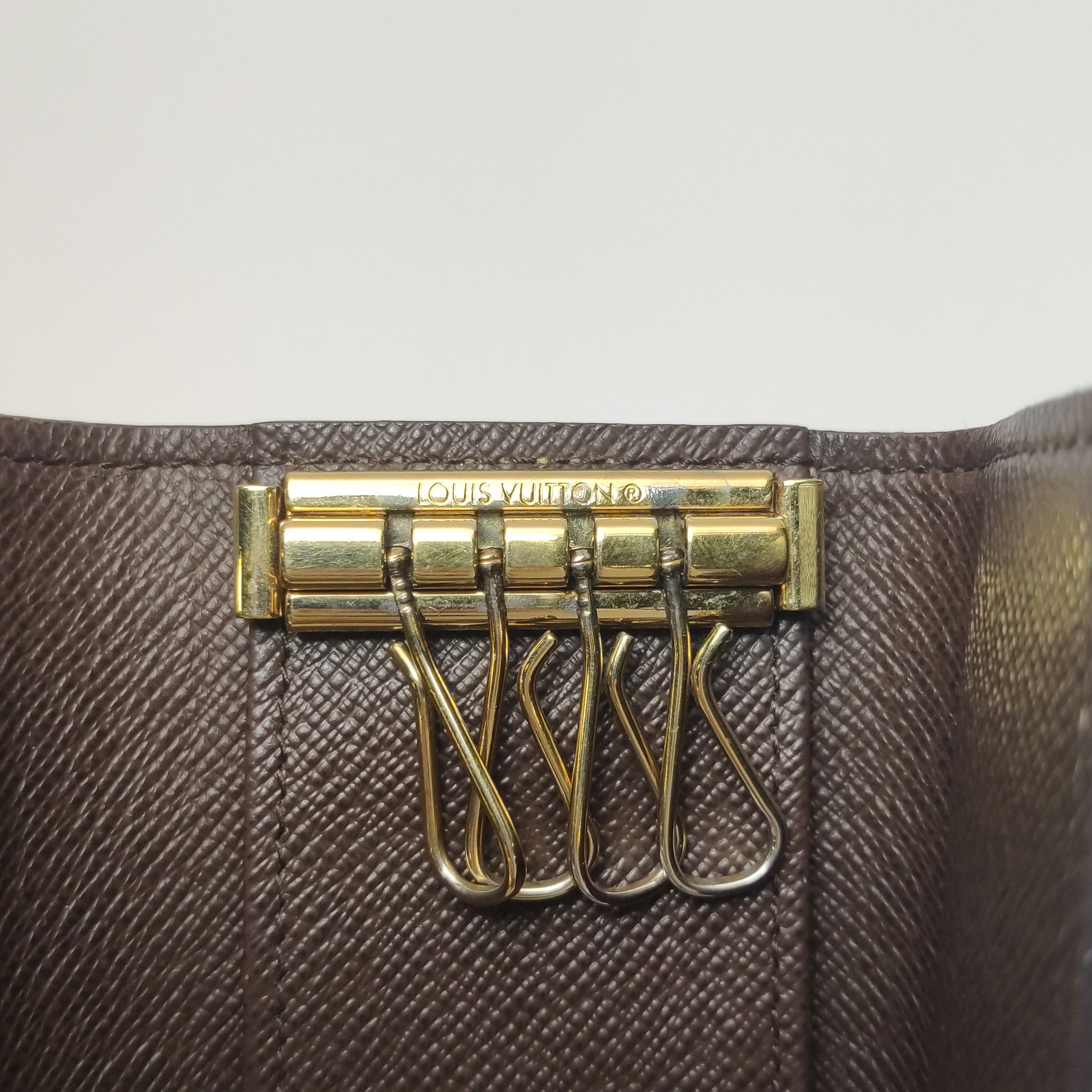 Louis Vuitton Louis Vuitton (LV) Checkerboard Logo Snap Key Bag -y2506 Size ONE SIZE - 7 Thumbnail