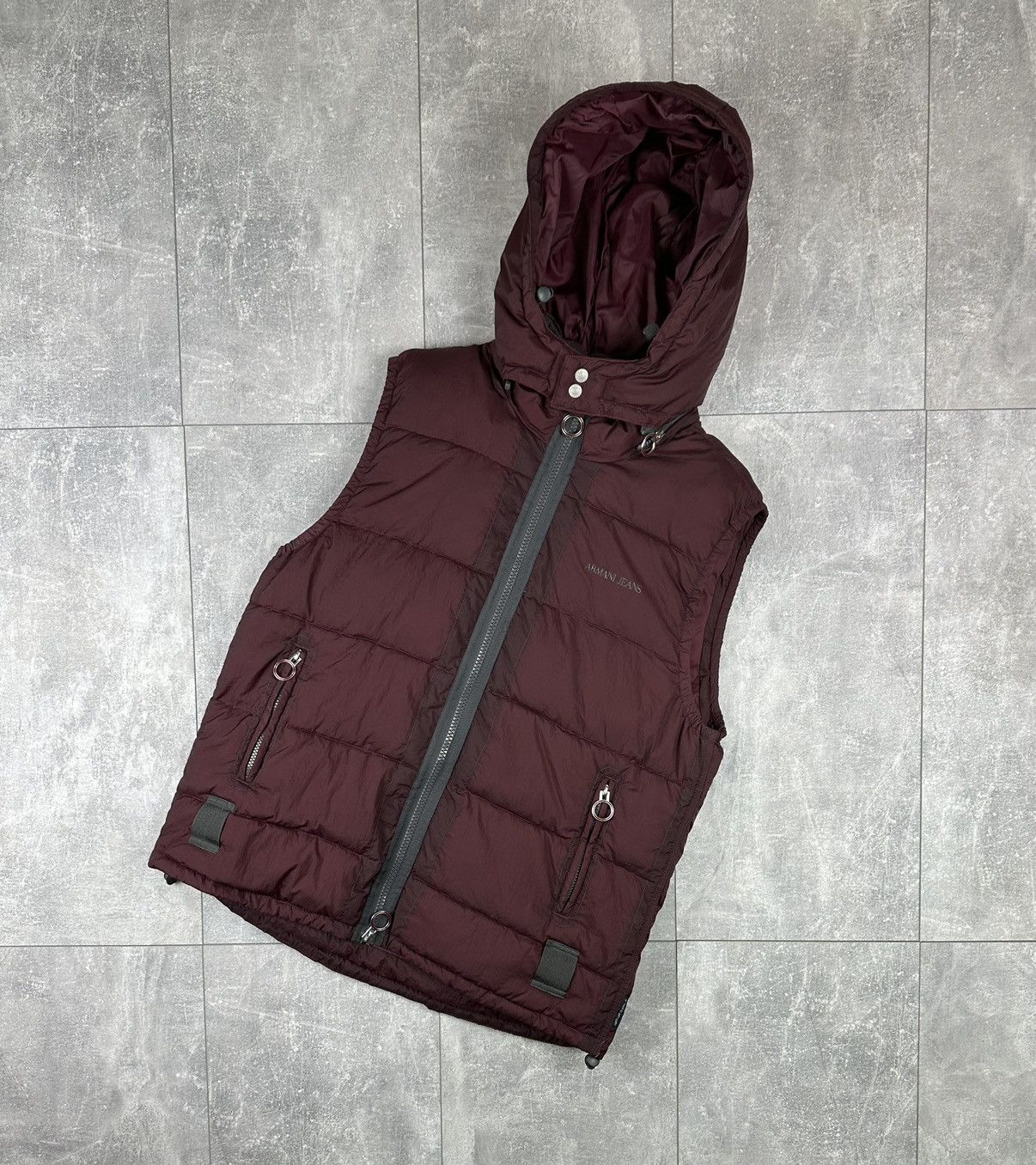 Emporio Armani Armani Jeans Luxury Burgundy Light Vest Size US L / EU 52-54 / 3 - 1 Thumbnail