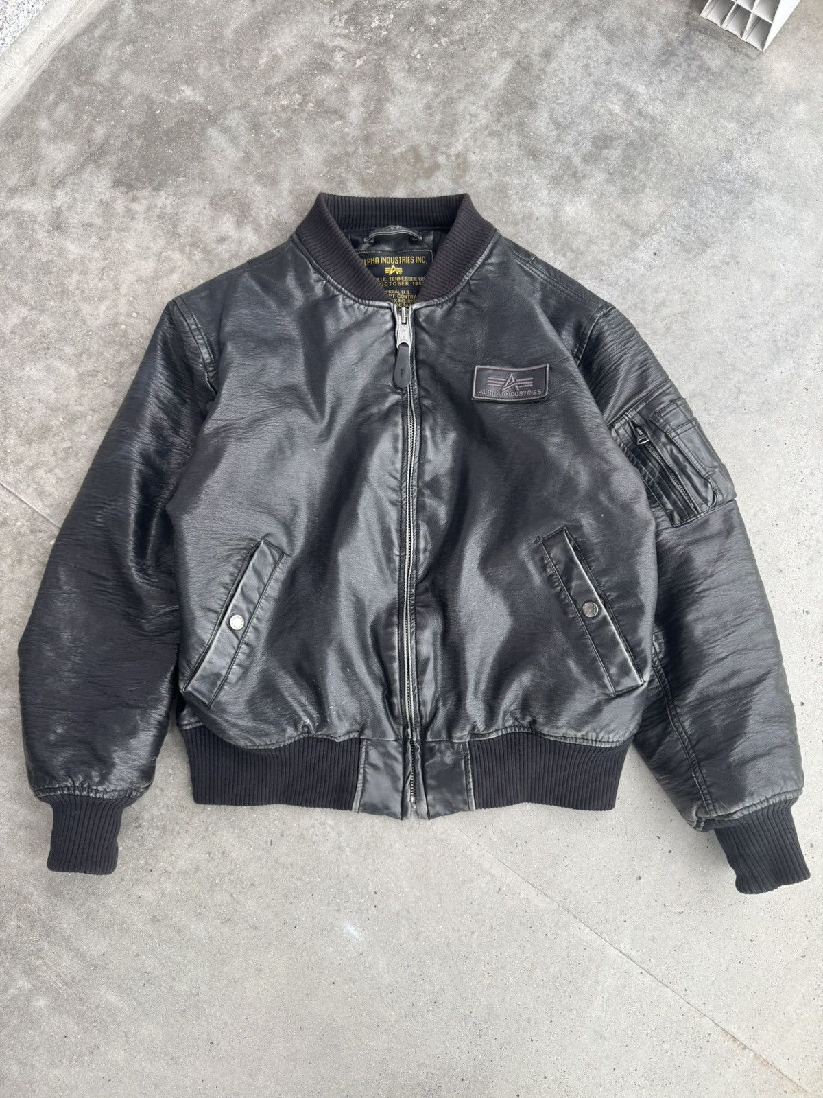 Alpha Industries Alpha Industries MA-1 Bomber Leather Jacket streetwear rare Size US L / EU 52-54 / 3 - 1 Thumbnail