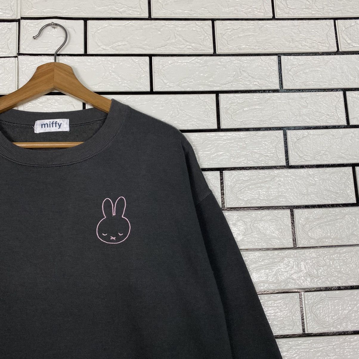 Japanese Brand 📌Vintage Sweatshirt Miffy Big Logo Size US L / EU 52-54 / 3 - 7 Thumbnail