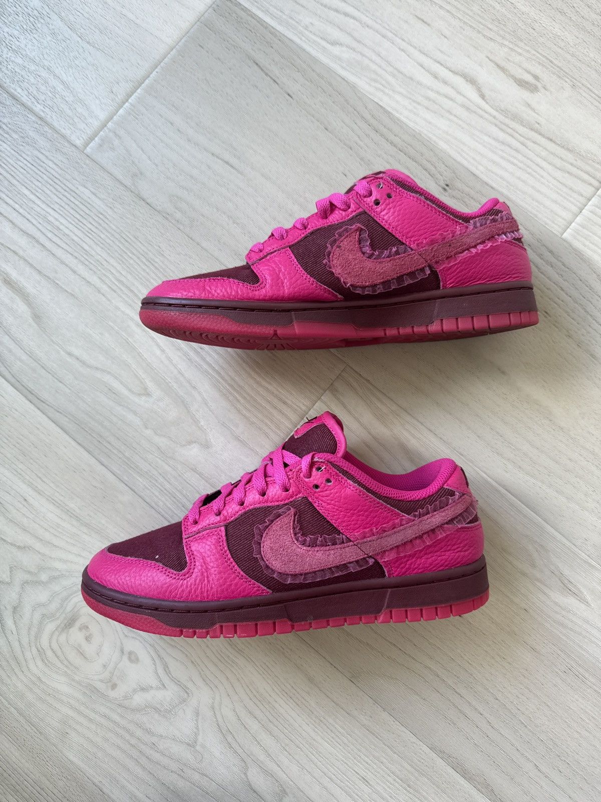 Nike Nike Dunk Low Valentine's Day (2022) (Women's) Size US 8.5 / IT 38.5 - 1 Thumbnail