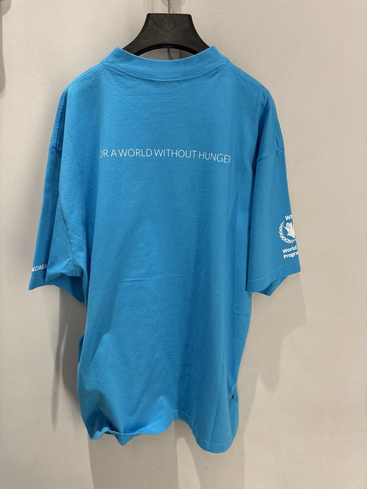 Balenciaga Balenciaga Wfp Charity Tee Size US M / EU 48-50 / 2 - 7 Thumbnail