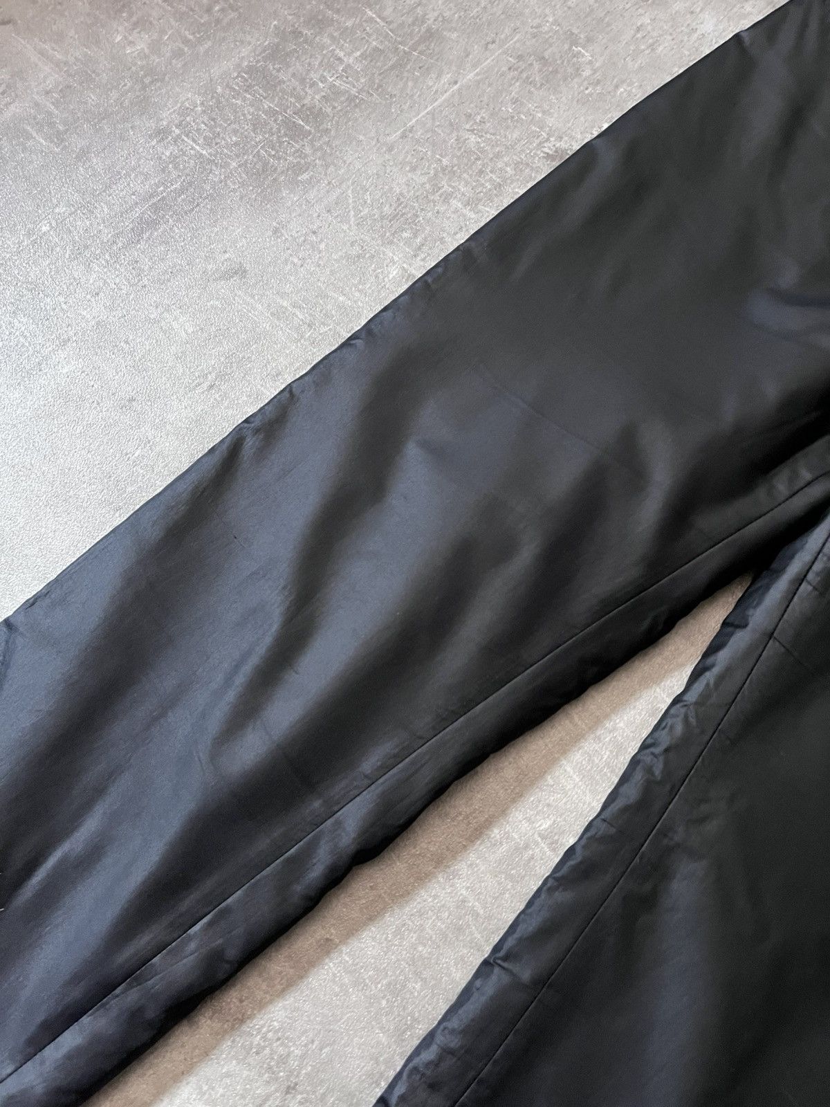 Helmut Lang Helmut Lang 1997 nylon black pants archival Size US 30 / EU 46 - 13 Thumbnail