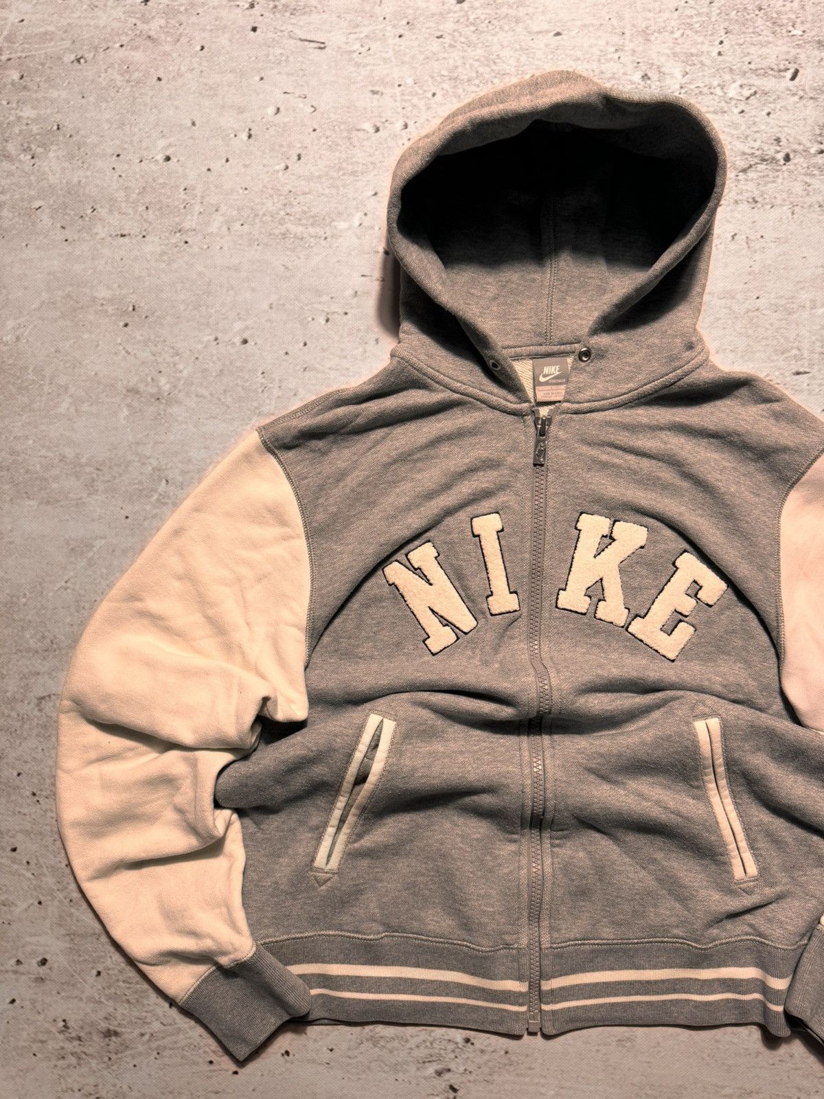Nike × Vintage NIKE VINTAGE CENTER LOGO OVERSIZE BOXY HOODIE Size US L / EU 52-54 / 3 - 2 Thumbnail