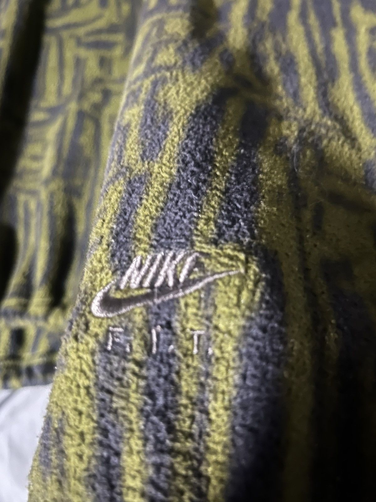 Nike ACG Vintage Nike ACG F.I.T. AOP Tribal Maze Fleece Sweater XL Size US XL / EU 56 / 4 - 4 Thumbnail