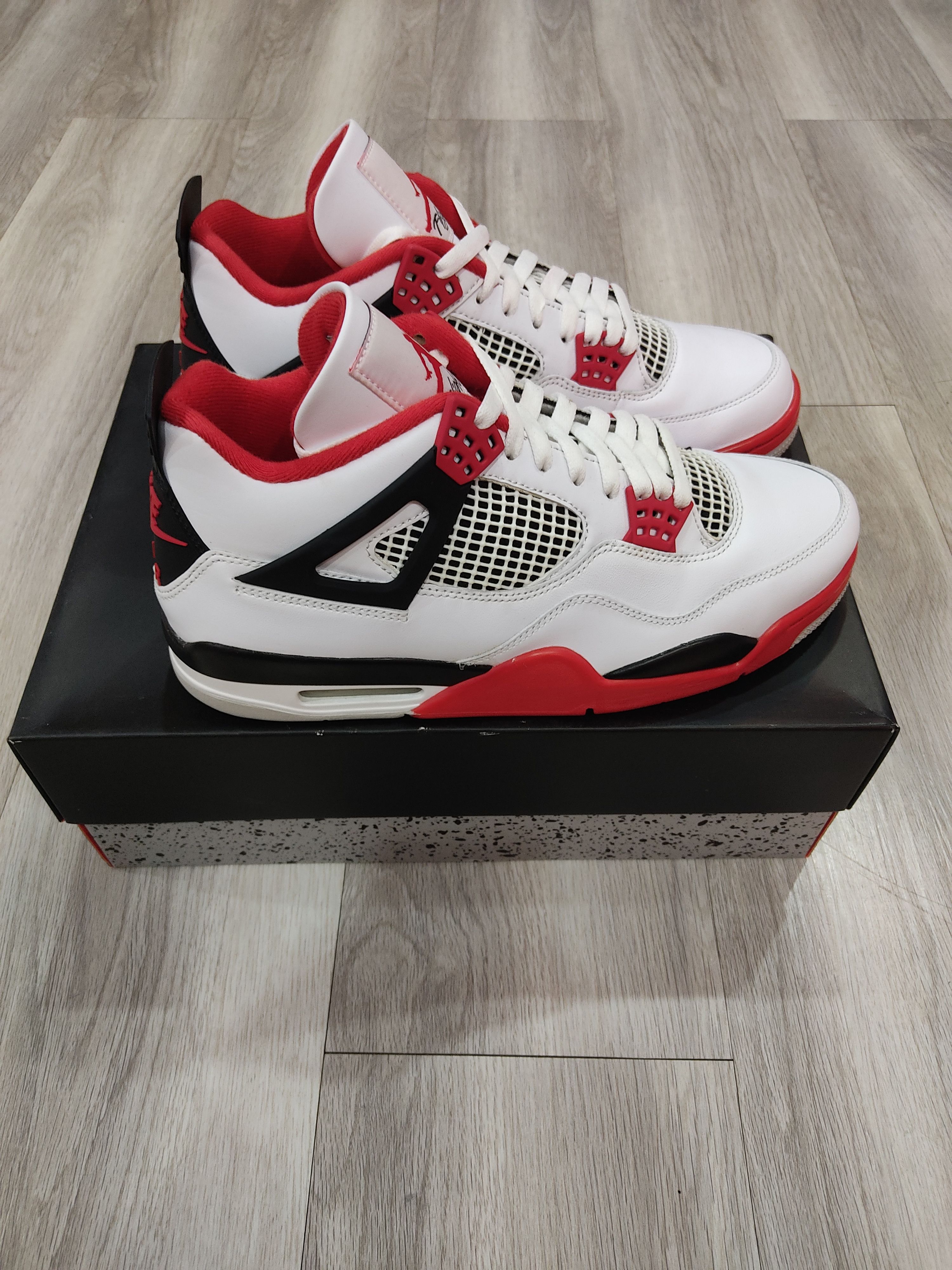Jordan Brand AIR JORDAN 4 RETRO Size US 10 / EU 43 - 1 Thumbnail