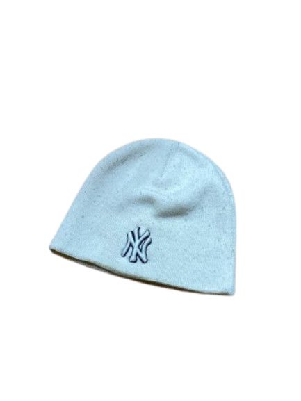 New York Yankees Vintage New York Yankees Y2K Logo Beanie Hat Size ONE SIZE - 1 Thumbnail