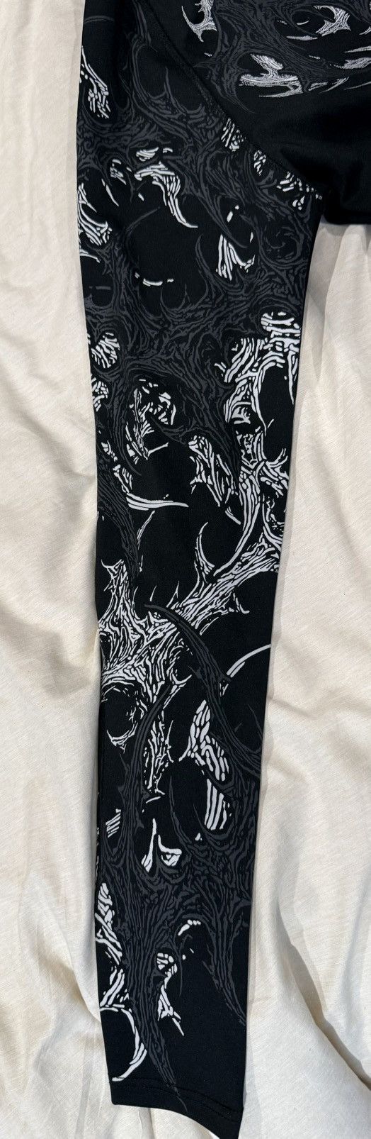 Gymshark Breathedivinity Compression shirt Size US M / EU 48-50 / 2 - 4 Thumbnail