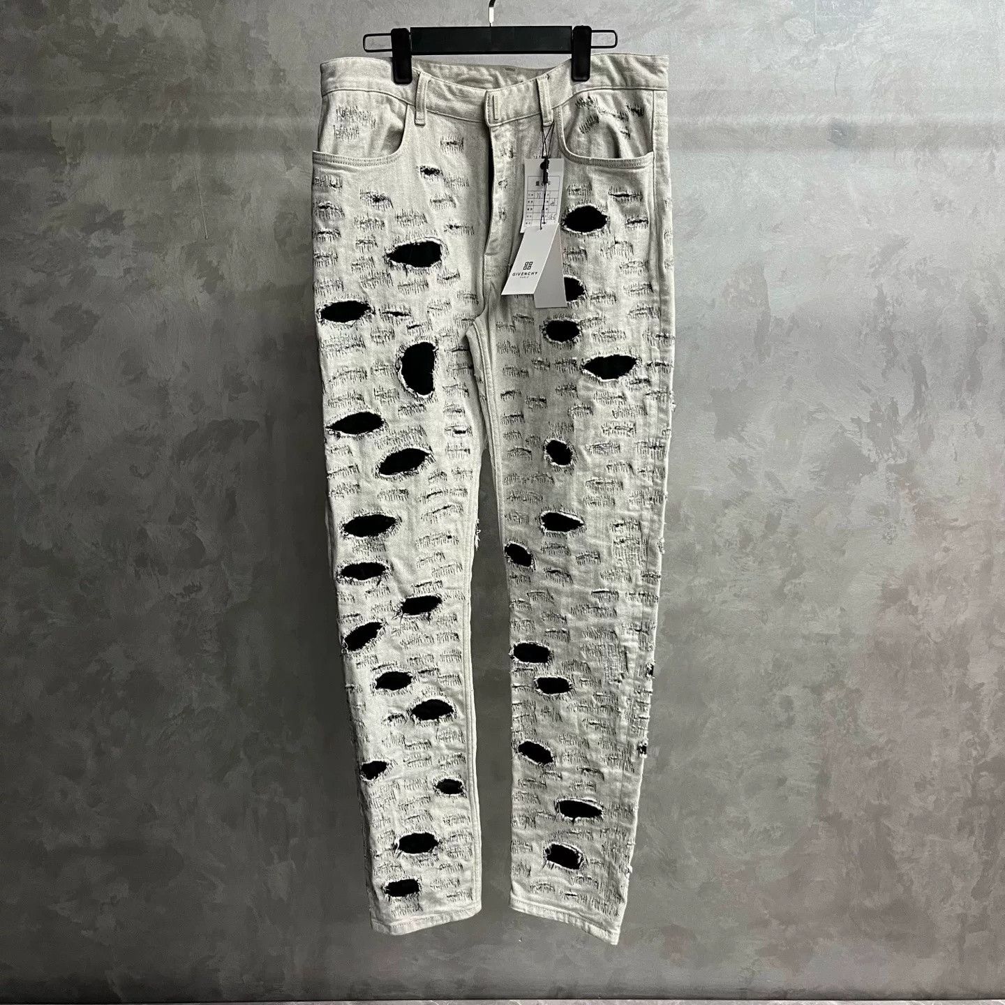 Givenchy Givenchy Beige Distressed Slim Jeans Size US 33 - 1 Thumbnail