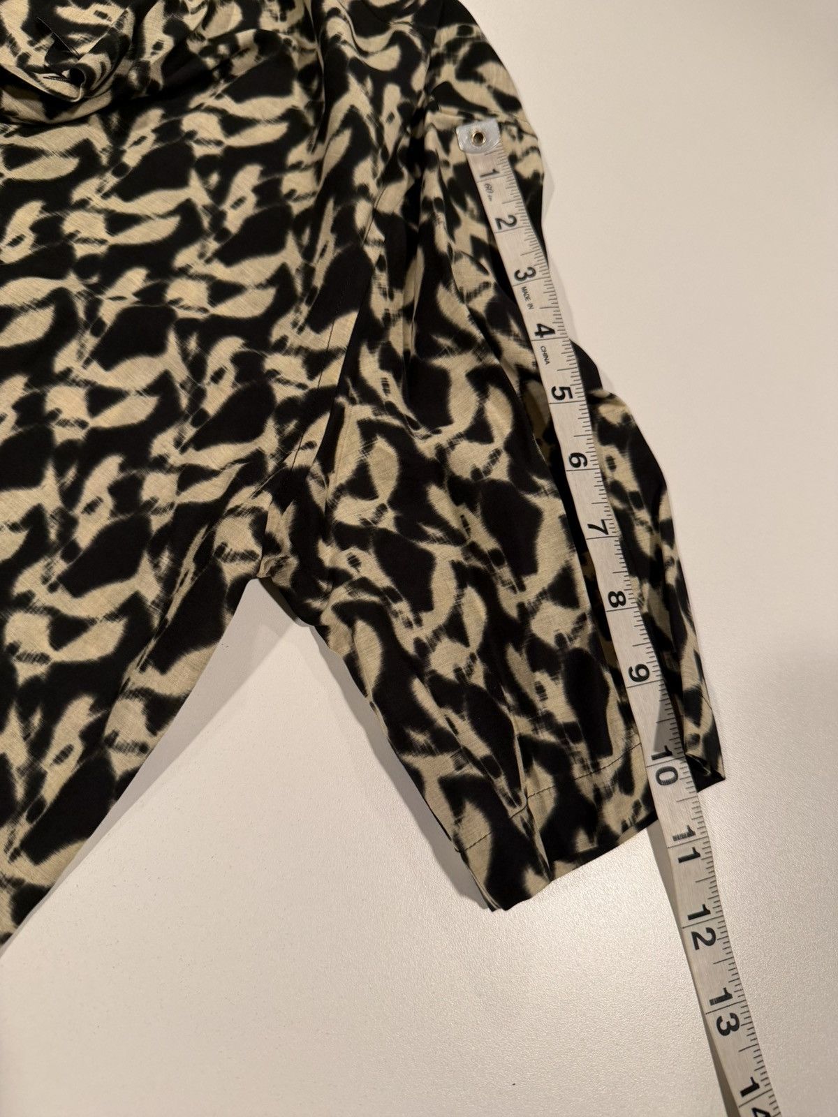 Saint Laurent Paris Saint Laurent men abstract print silk shirt. 37/M. $890 Size US S / EU 44-46 / 1 - 7 Thumbnail