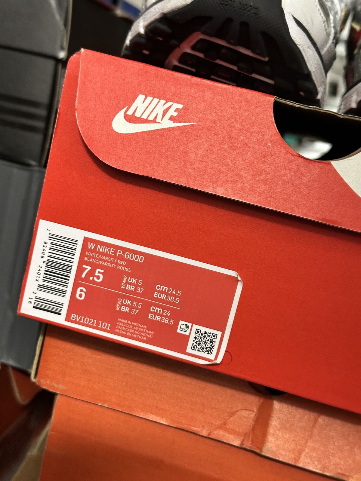 Nike Nike P-6000 Women’s Size US 7.5 / IT 37.5 - 2 Thumbnail