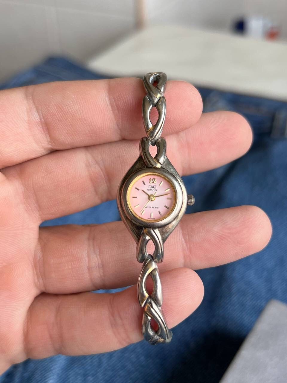 Japanese Brand Futuristic Minimalistic Q&Q Japanese Style Bracelet Watch Size ONE SIZE - 3 Thumbnail