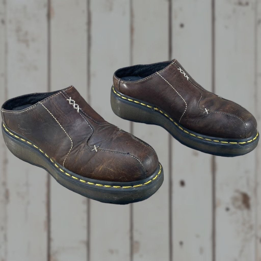 Dr. Martens VINTAGE Dr. Martens Womens 7 Brown Leather Platform Slip On Clogs Mules VTG Size US 5 / IT 35 - 1 Thumbnail