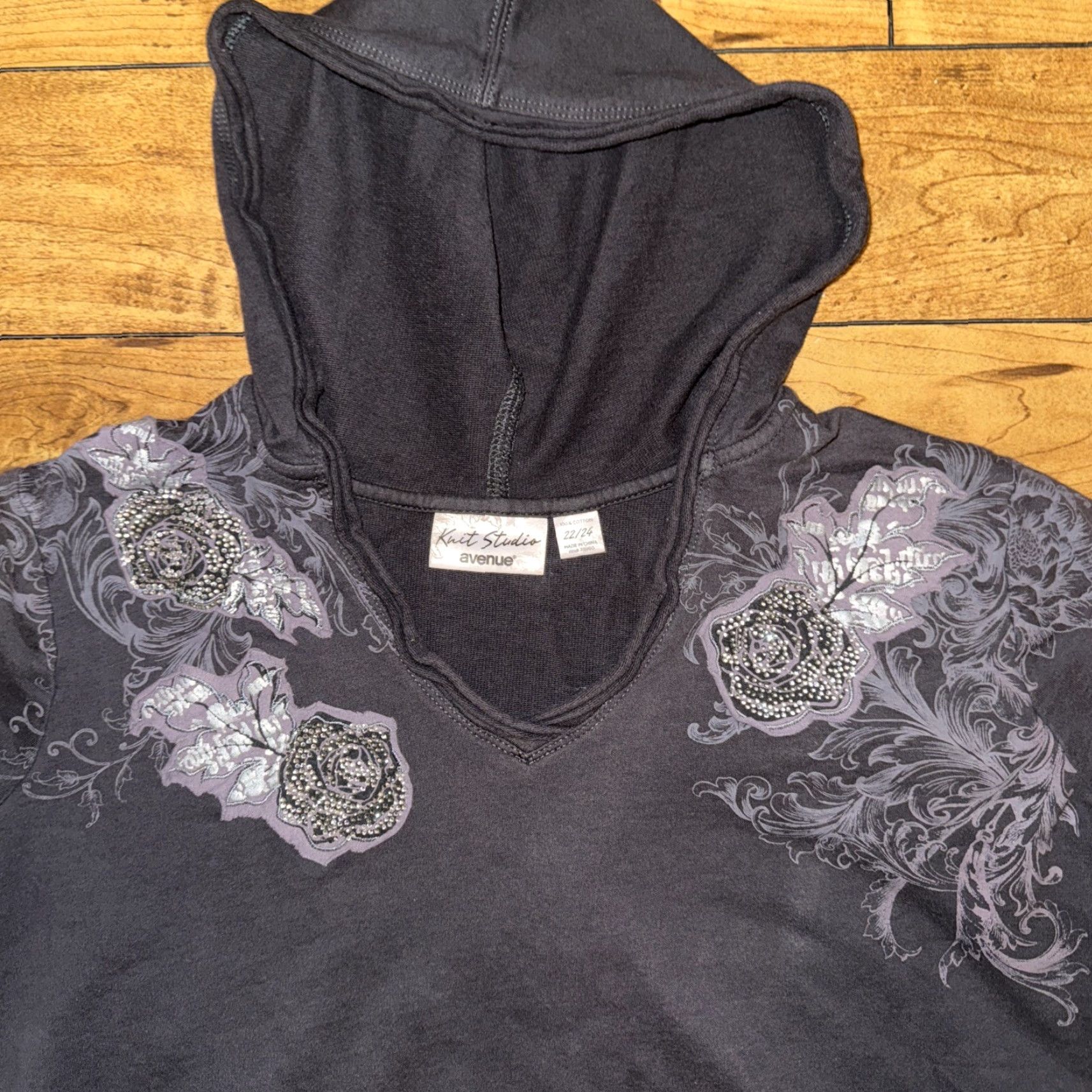 Avenue VINTAGE Avenue Hoodie Women XL Gray Y2K Gothic Knit Studio Pullover V-Neck Long Sleeve Pockets Logo Size XL / US 12-14 / IT 48-50 - 3 Thumbnail