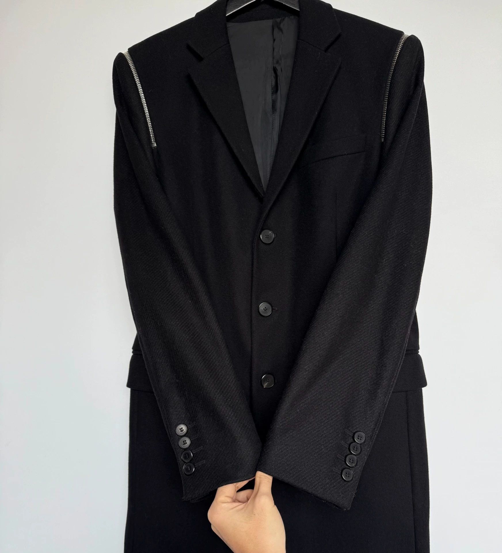Givenchy Givenchy Black Wool Blend Zip Shoulder Overcoat 48 Size US M / EU 48-50 / 2 - 3 Thumbnail