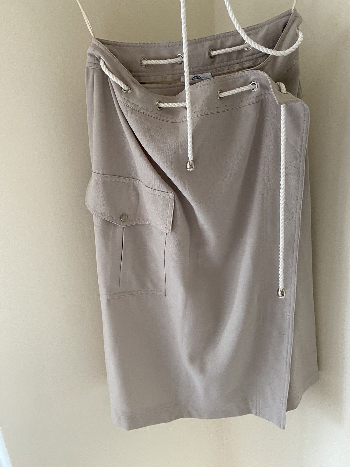 Mugler × Thierry Mugler × Vintage Thierry Mugler Desing 90’/00’ Vintage MIDI Skirt Size 27" / US 4 / IT 40 - 3 Thumbnail