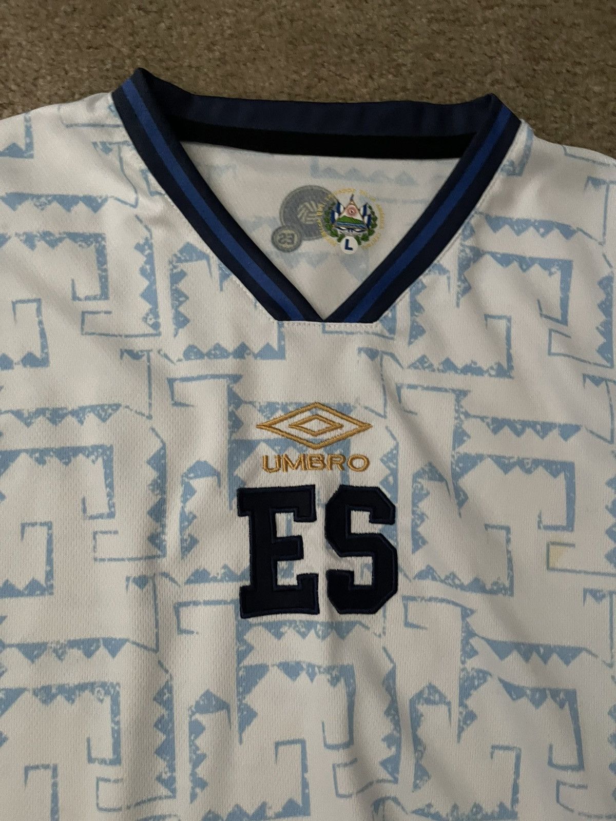 Umbro El Salvador jersey Size US S / EU 44-46 / 1 - 4 Thumbnail