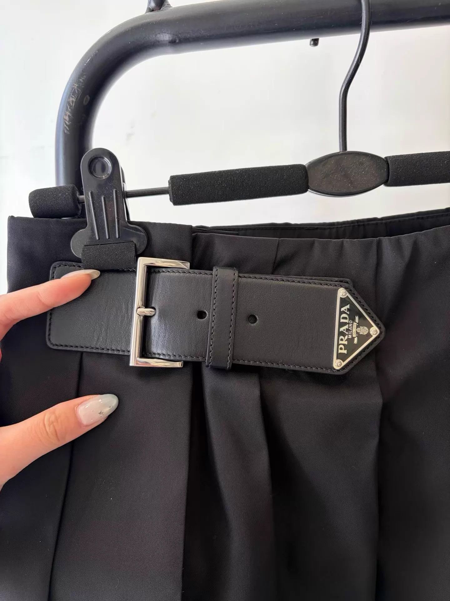 Prada Prada Bestseller Black Nylon Pleated Skirt IT38 Deadstock Size 26" / US 2 / IT 38 - 2 Thumbnail
