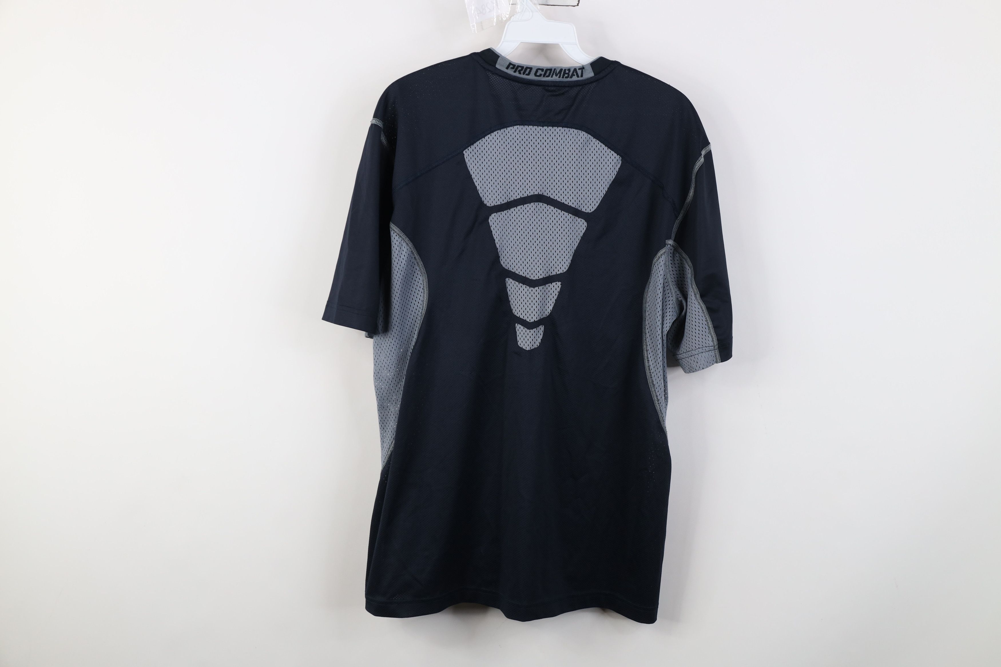 Nike Nike Pro Combat Fitted Vented Training T-Shirt Navy Blue Size US L / EU 52-54 / 3 - 12 Thumbnail