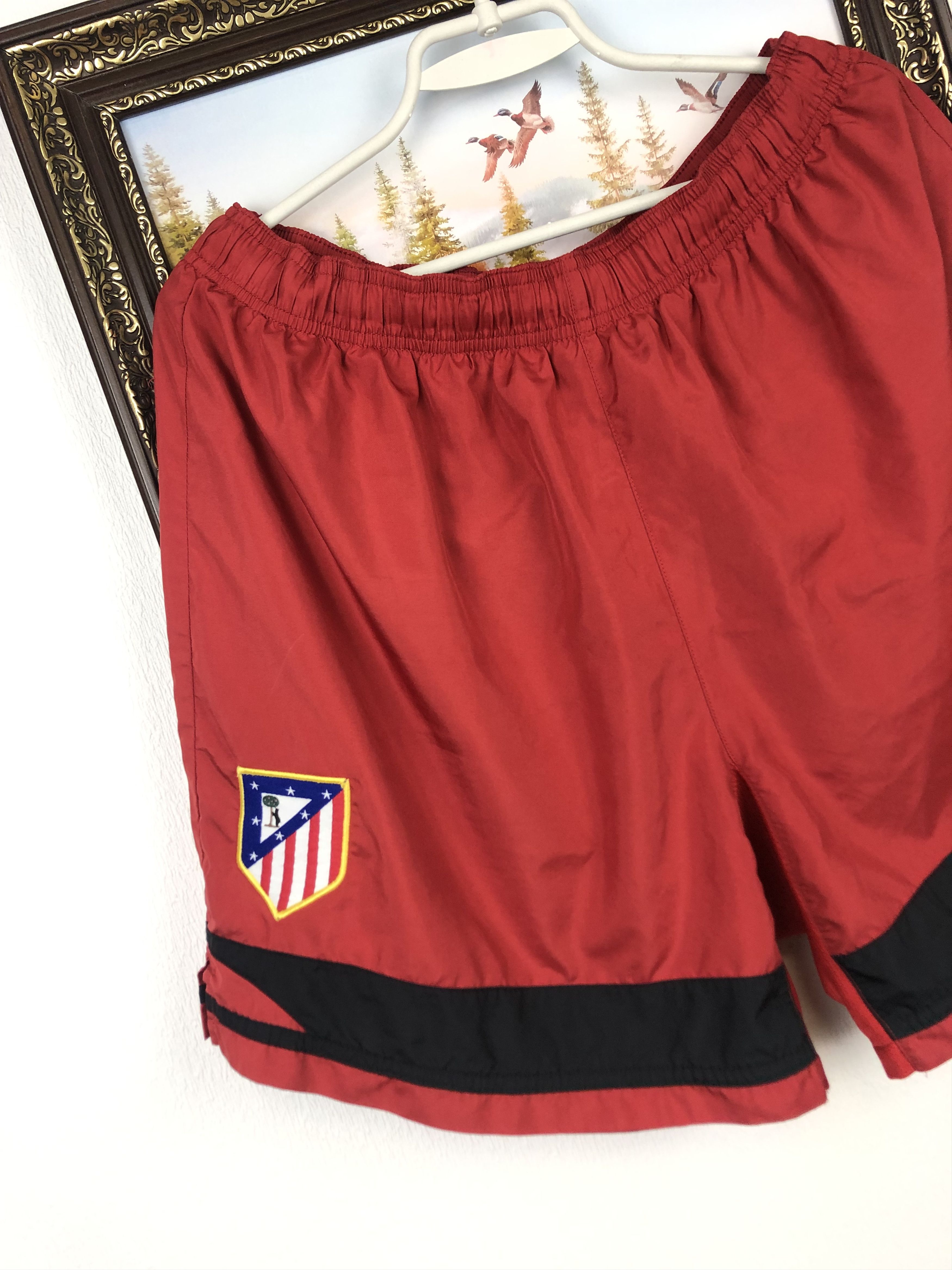 Nike Vintage Nike Atletico Madrid Football Shorts Soccer Size XL Size US 36 / EU 52 - 2 Thumbnail