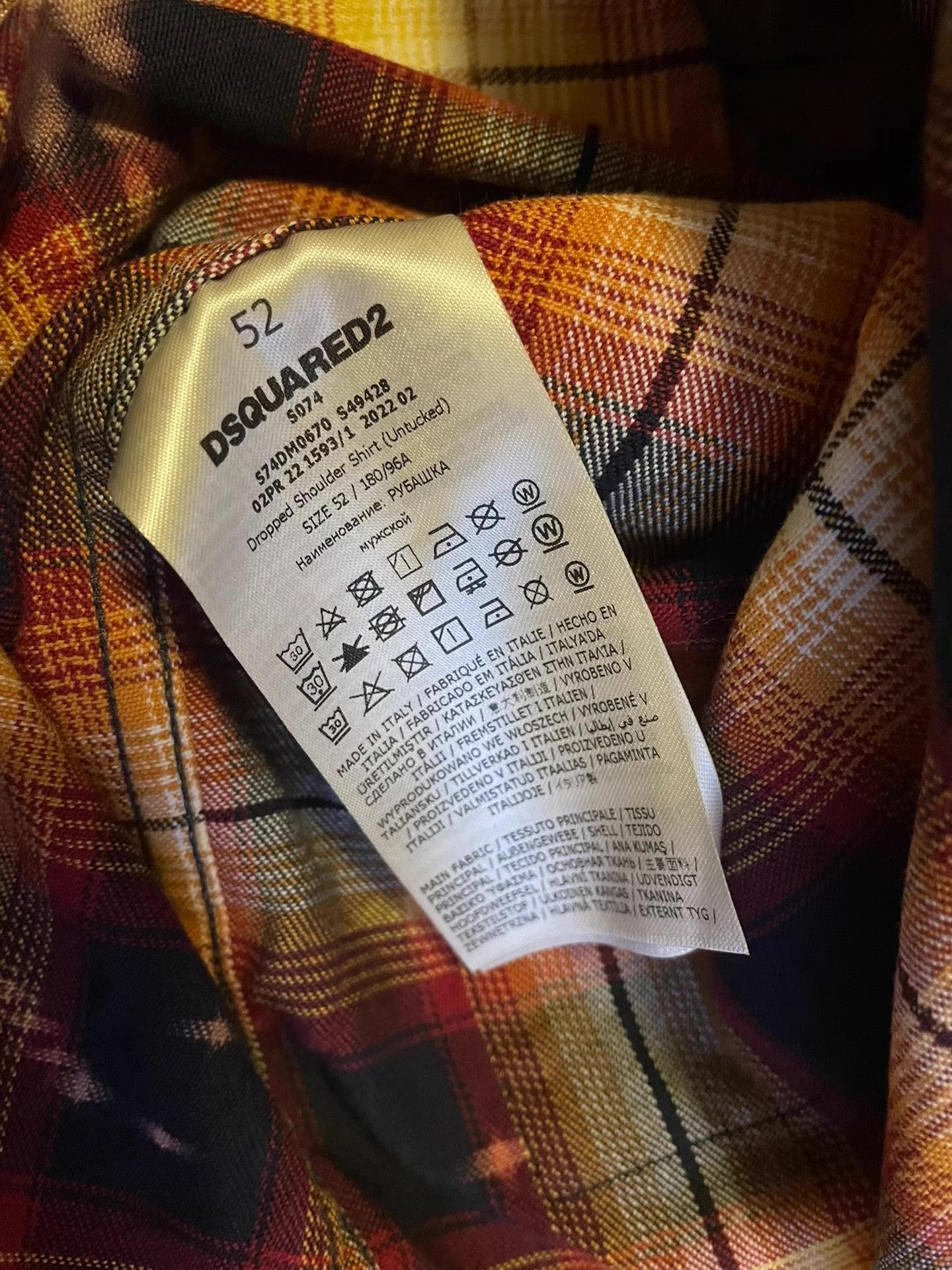 Dsquared2 Brand new DSquared2 D2 Icon shirt Q4 Size US XL / EU 56 / 4 - 5 Thumbnail