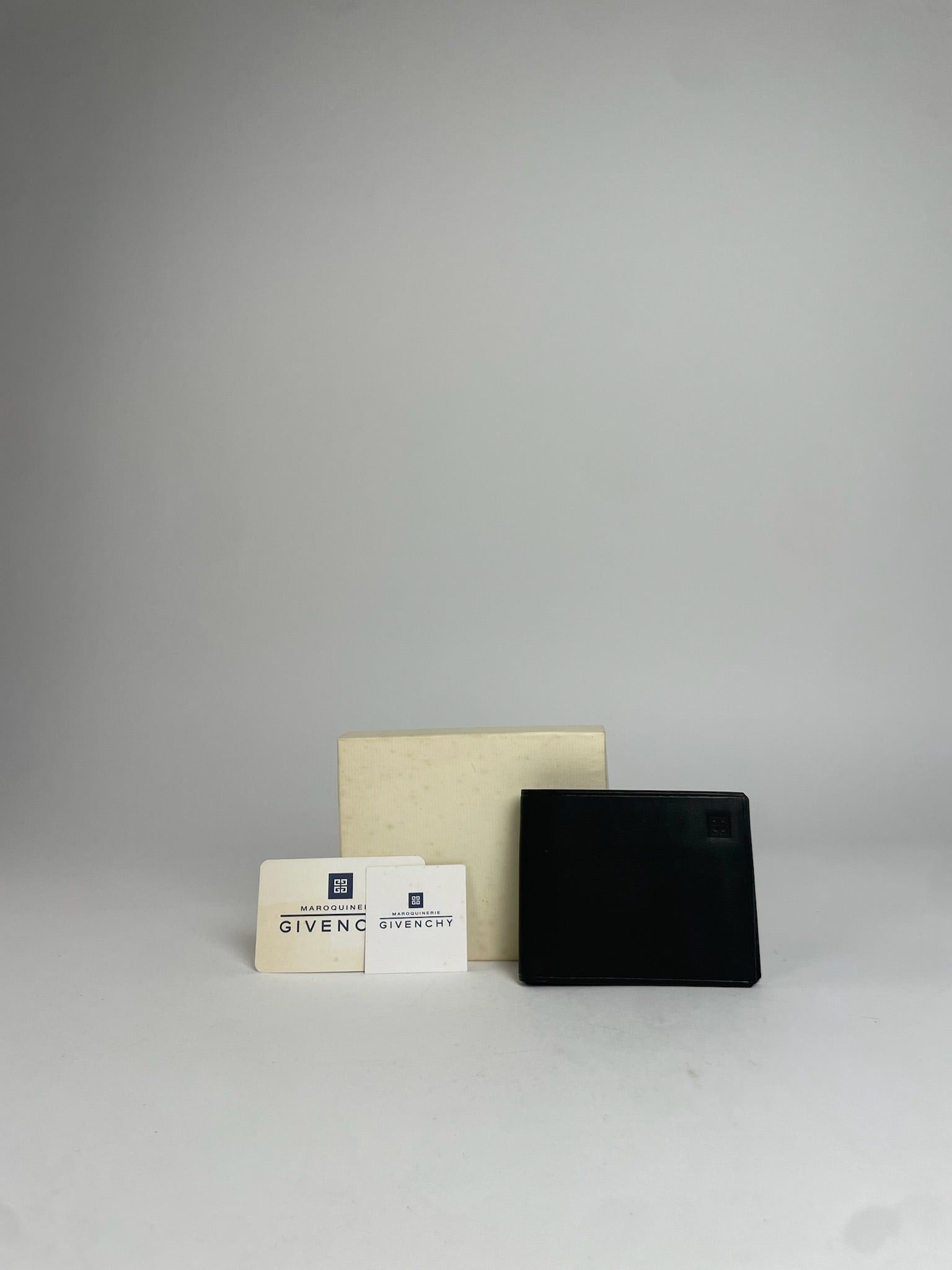 Givenchy Vintage Flapable Leather Wallet Black Size ONE SIZE - 1 Thumbnail