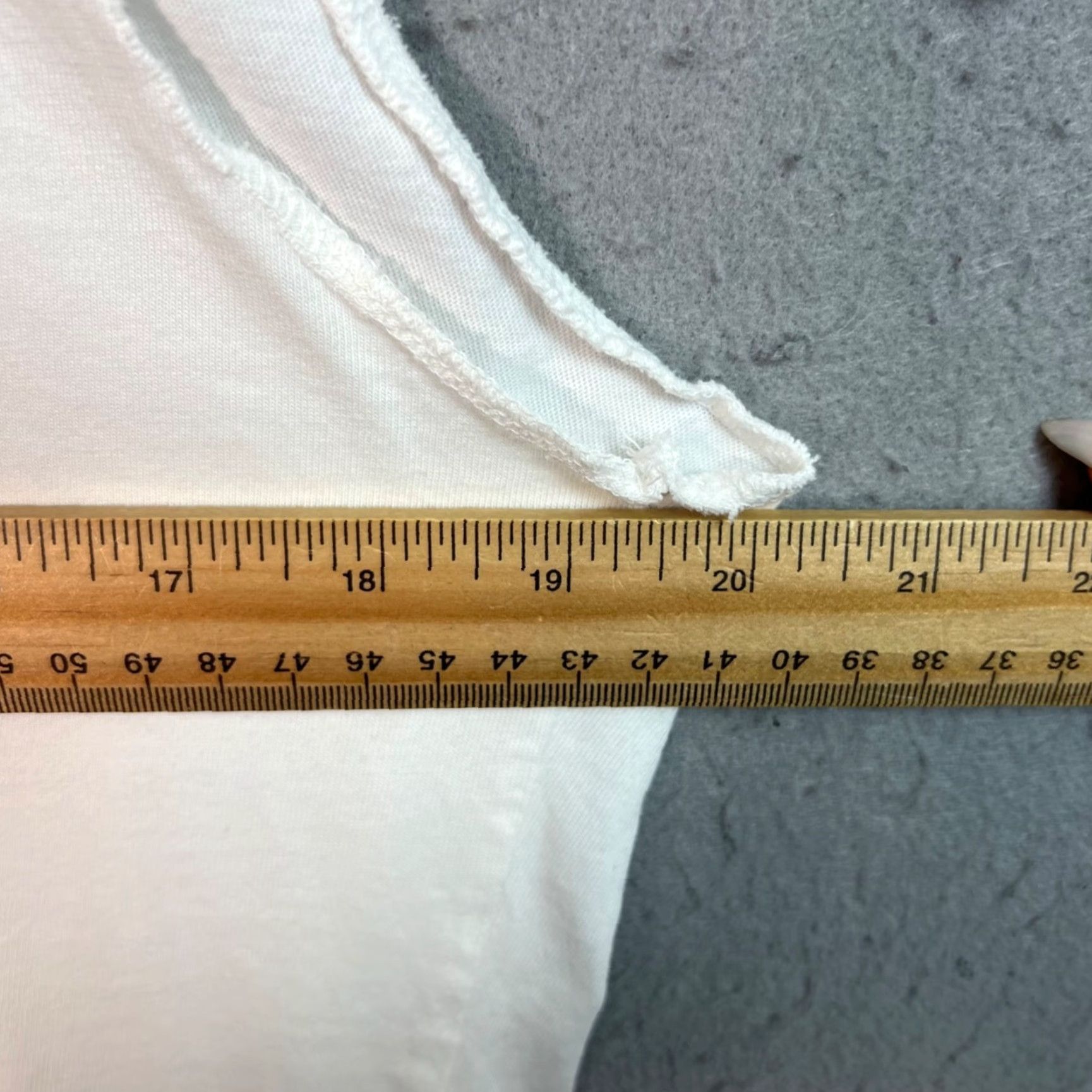 Uniqlo VINTAGE Uniqlo Shirt Mens Small White Sleeveless Supima Cotton T-Shirt Size US S / EU 44-46 / 1 - 5 Thumbnail