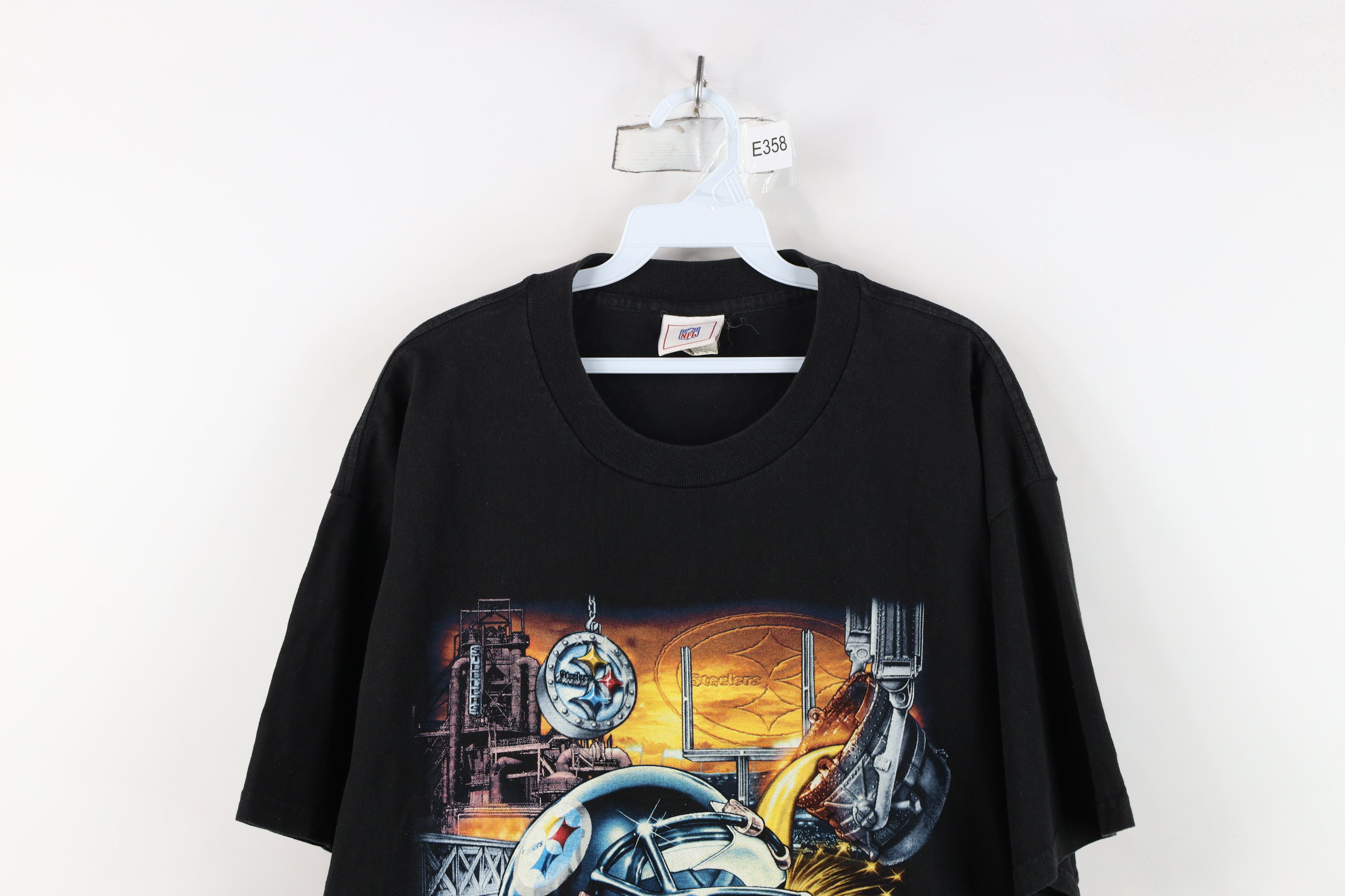 Vintage Vintage Y2K 2002 NFL Steelers Football Steel Curtain T-Shirt Size US XL / EU 56 / 4 - 2 Thumbnail