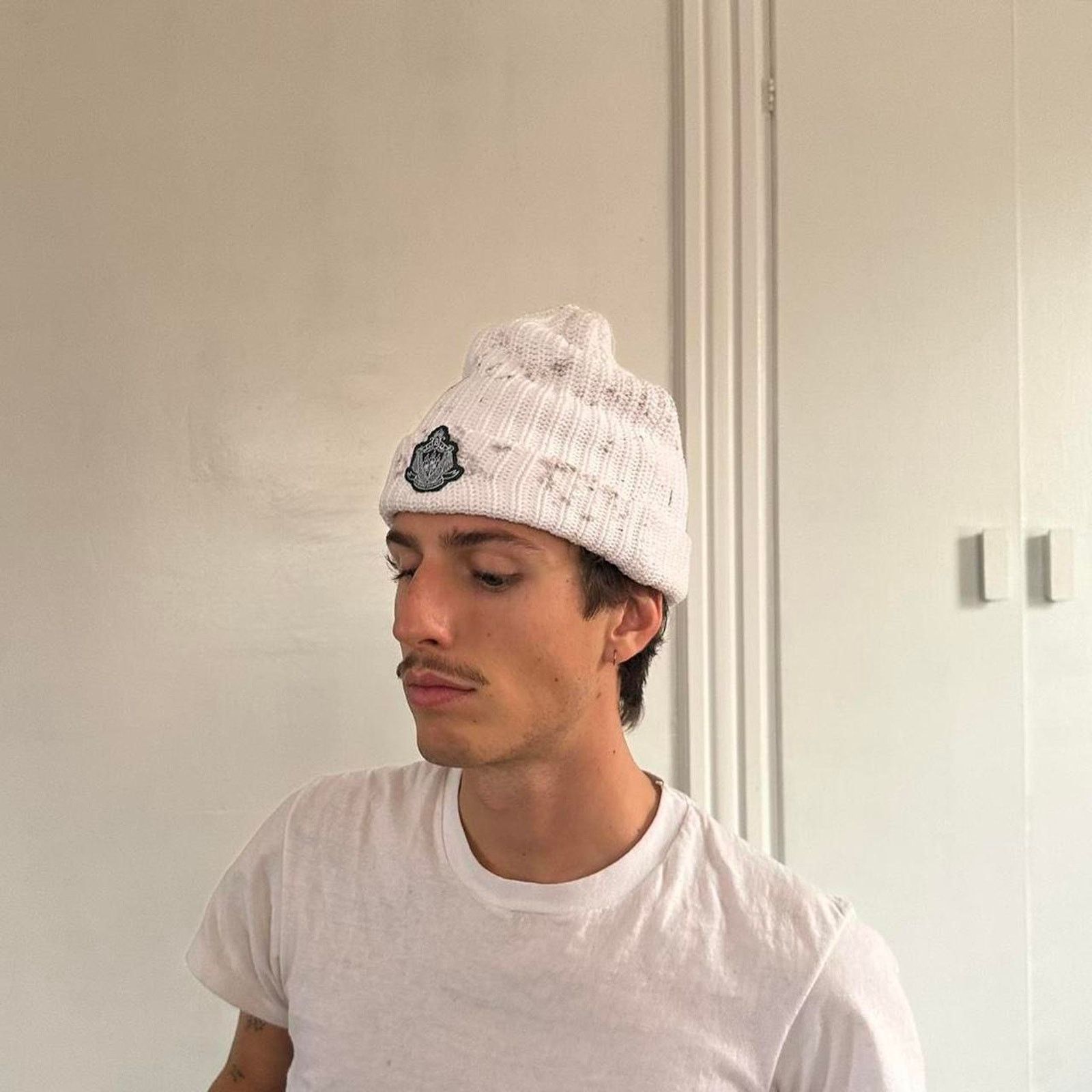 Other Beverly Hills Crest Hotel Ribbed White Beanie Winter Hat Size ONE SIZE - 8 Thumbnail