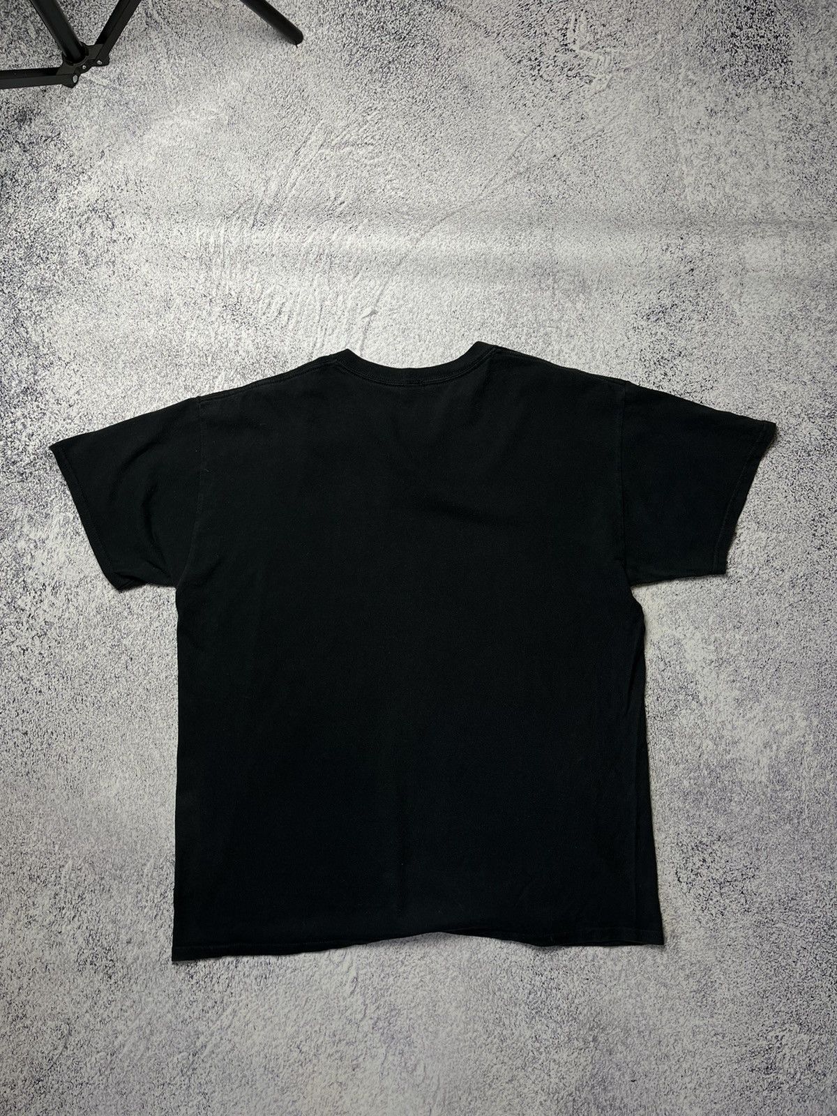 Band Tees Rihanna Vintage big logo Gildan band tee shirt Size US M / EU 48-50 / 2 - 10 Thumbnail