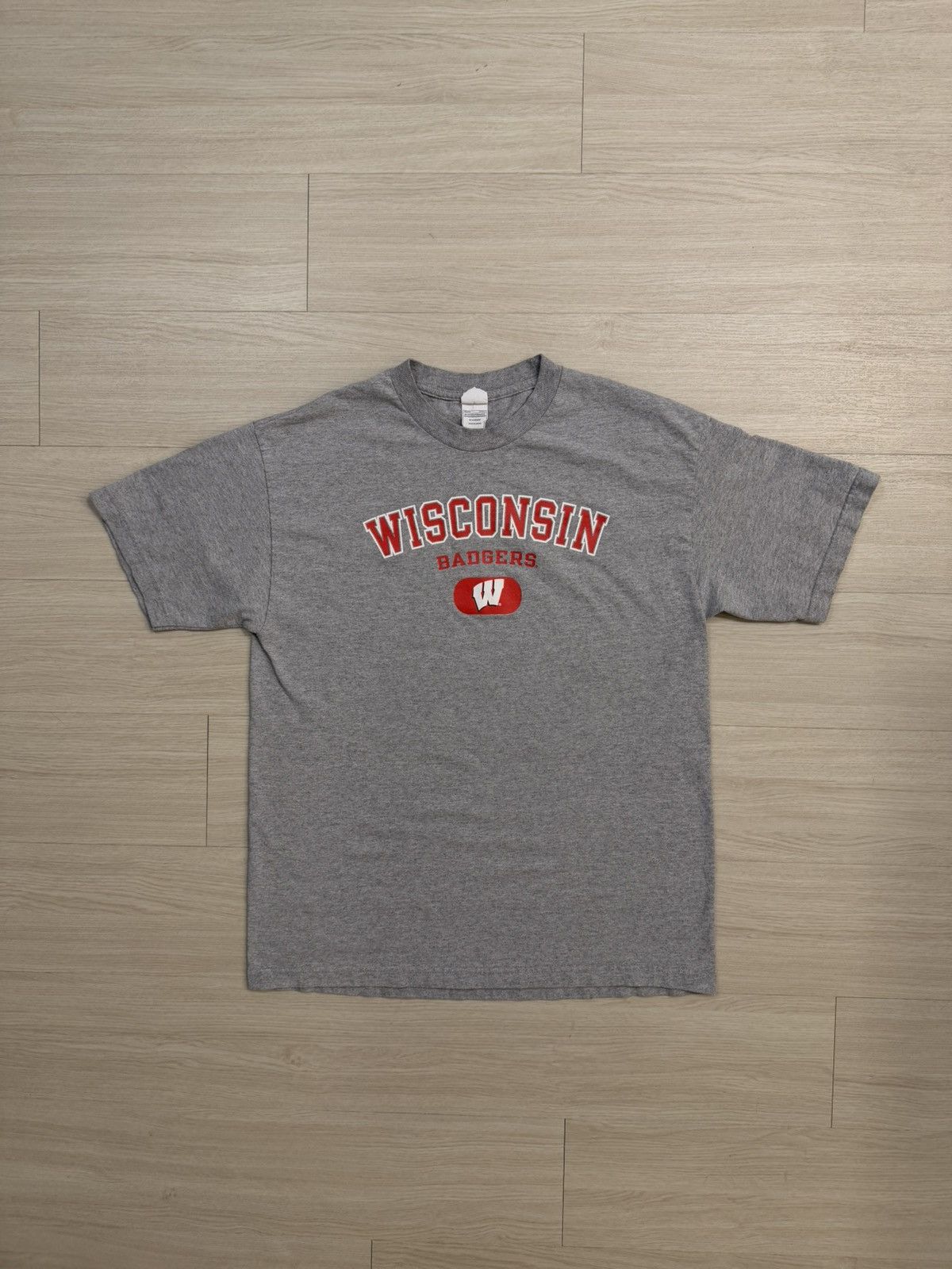 Other Wisconsin Badgers Grey Shirt Size US L / EU 52-54 / 3 - 1 Thumbnail