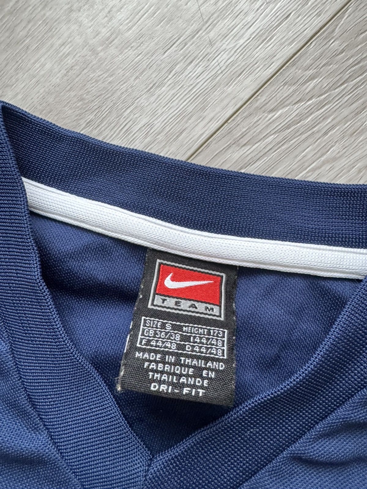 Nike Vintage 2000/01 Valencia CF Training Soccer Jersey Size US S / EU 44-46 / 1 - 4 Thumbnail