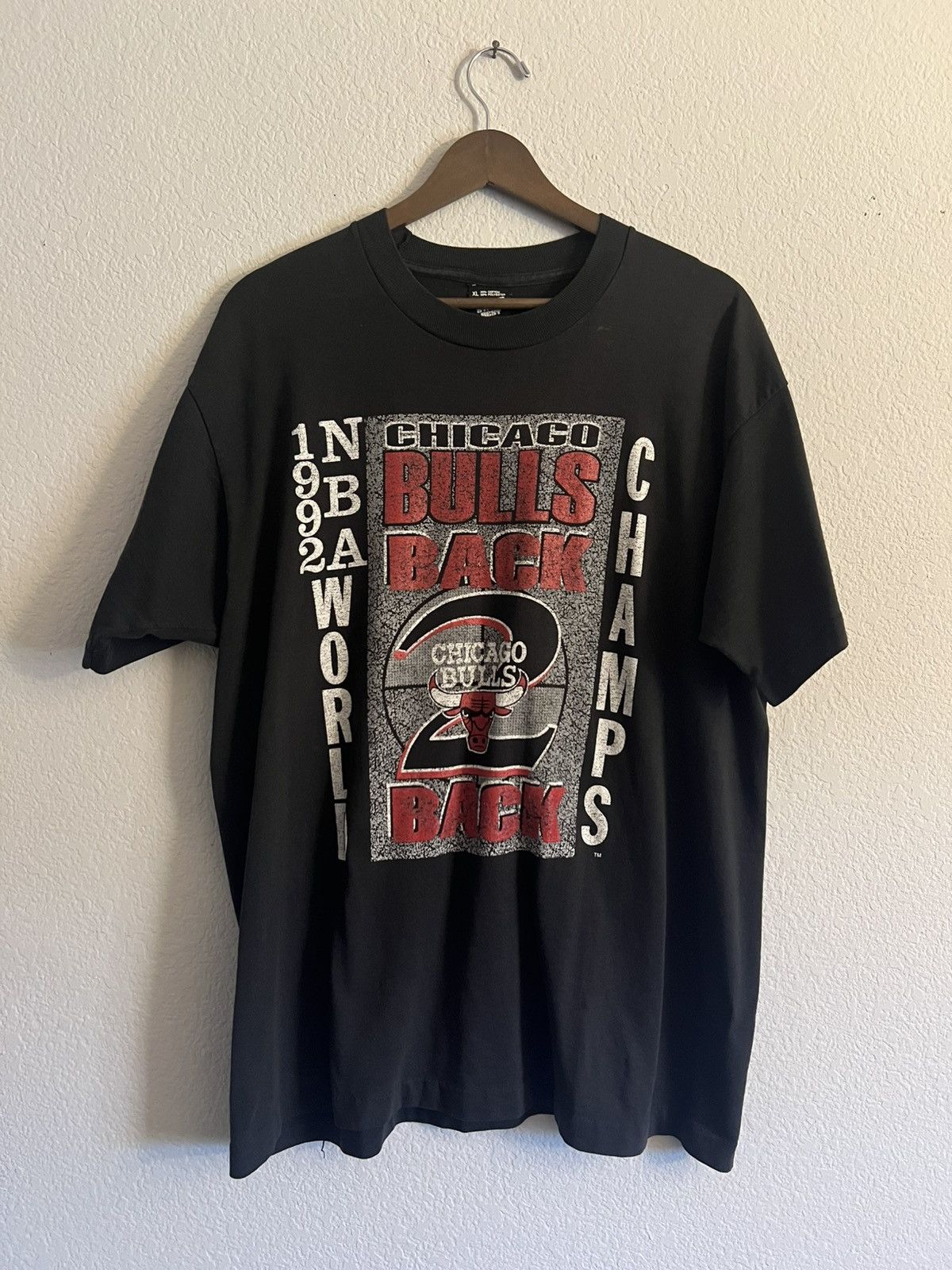 NBA Vintage Chicago Bulls 1992 Champs Tee Size US XL / EU 56 / 4 - 1 Thumbnail