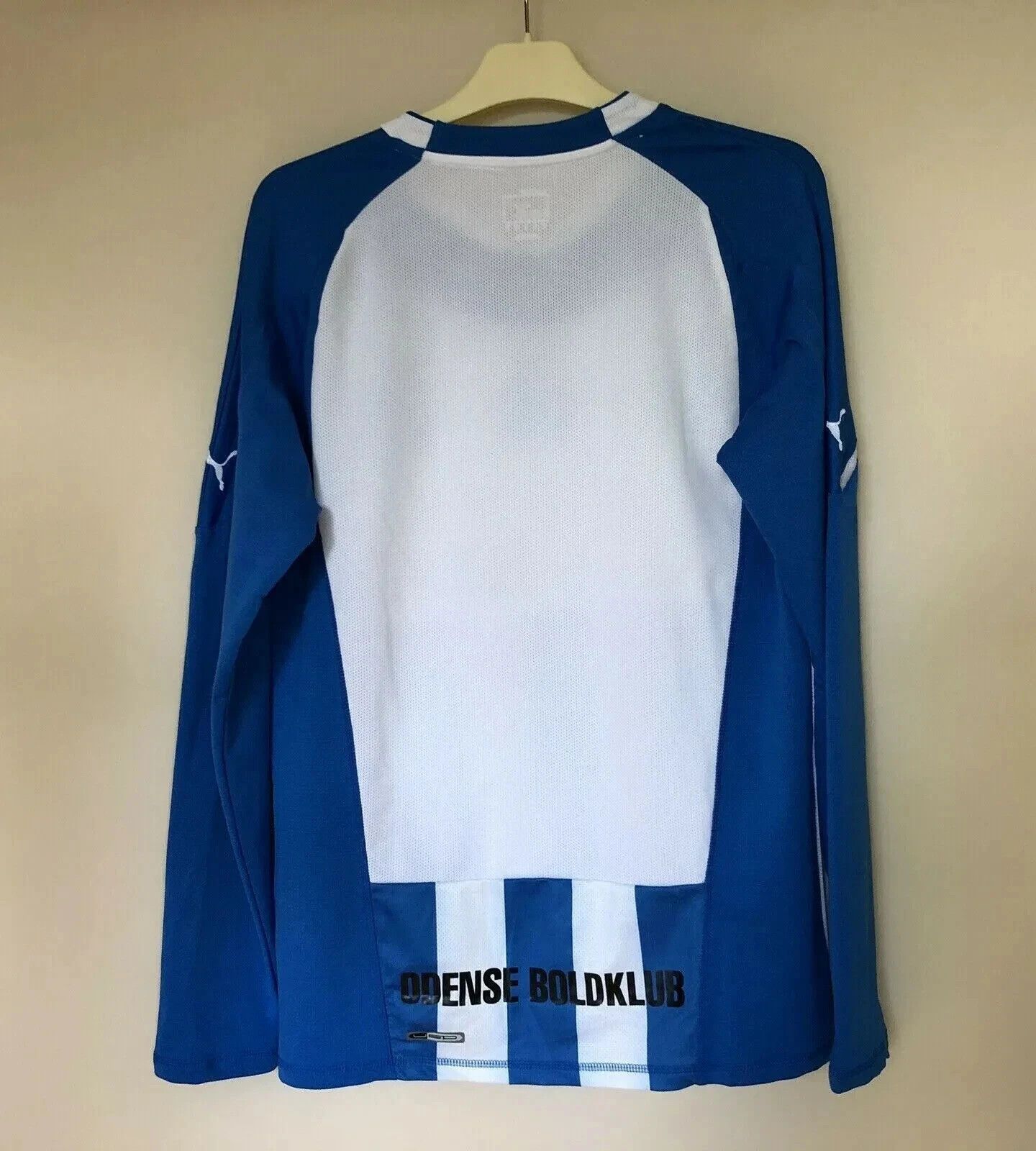 Puma BK ODENSE 2011 2012 HOME JERSEY SOCCER LONG SLEEVE PUMA Size US M / EU 48-50 / 2 - 3 Thumbnail