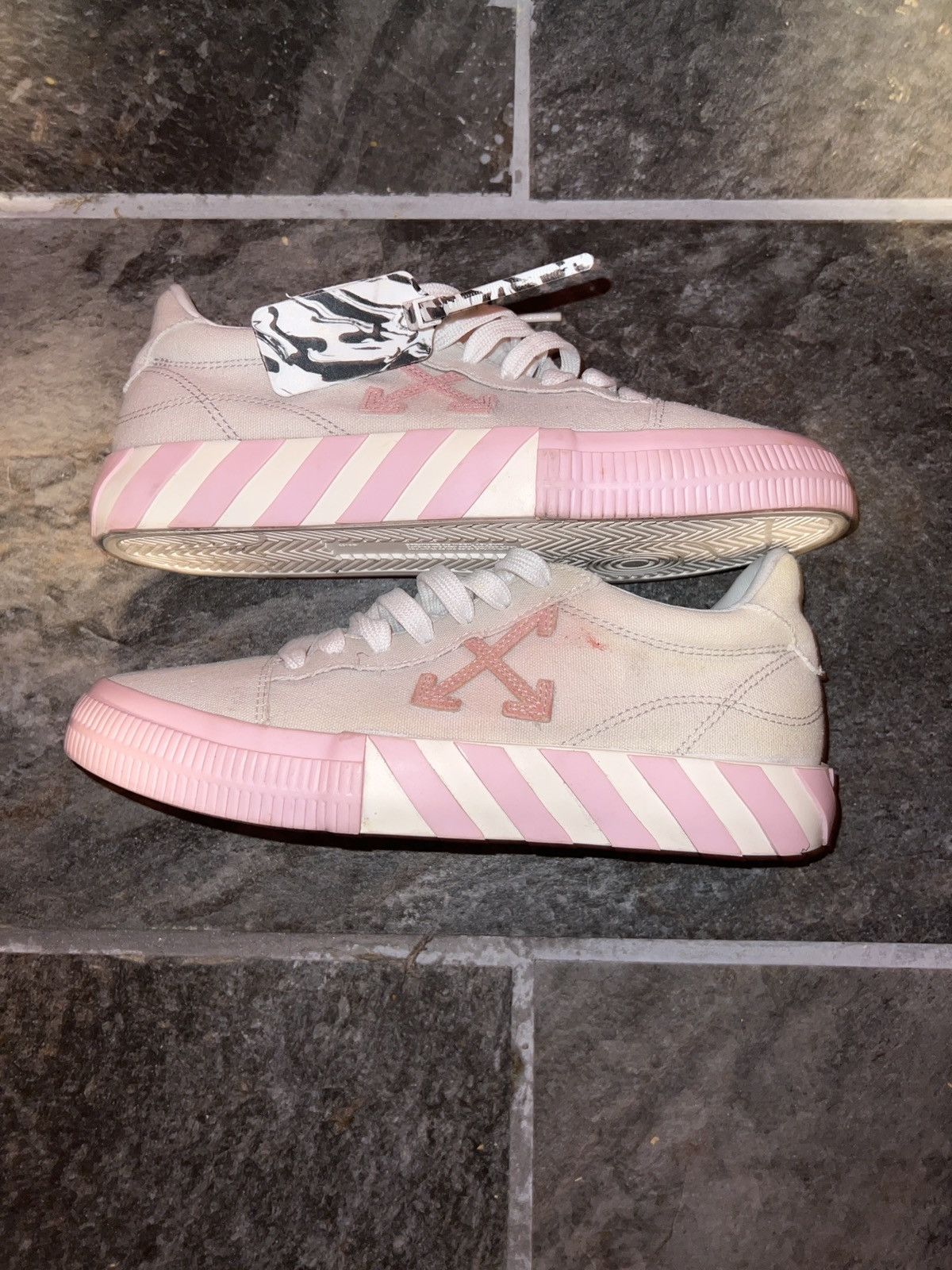 Off-White Low Vulcanized Canvas White - Pink SZ:40 Size US 8.5 / IT 38.5 - 1 Thumbnail