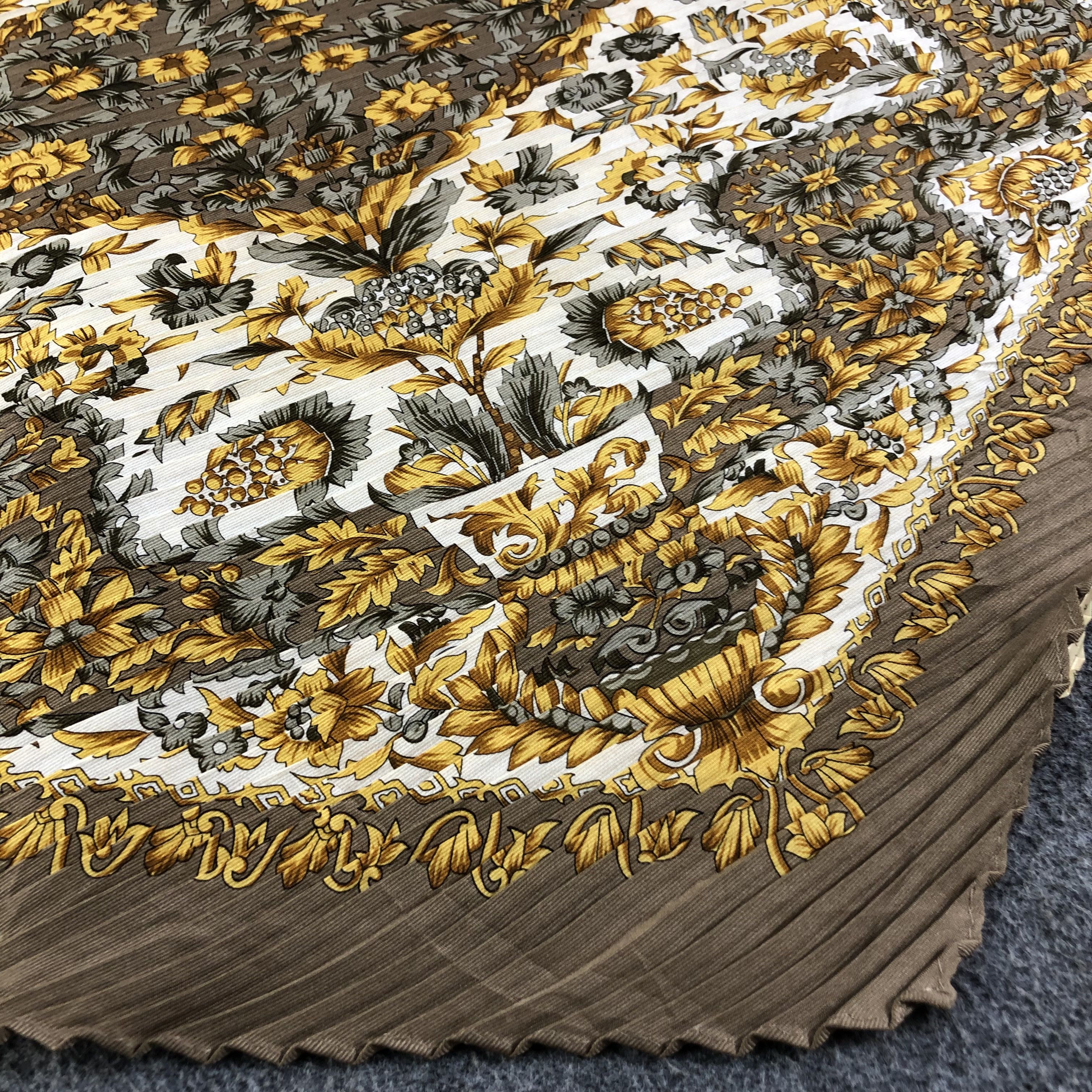 Japanese Brand Luxury Floral Pleated Scarf M463 Size ONE SIZE - 4 Thumbnail