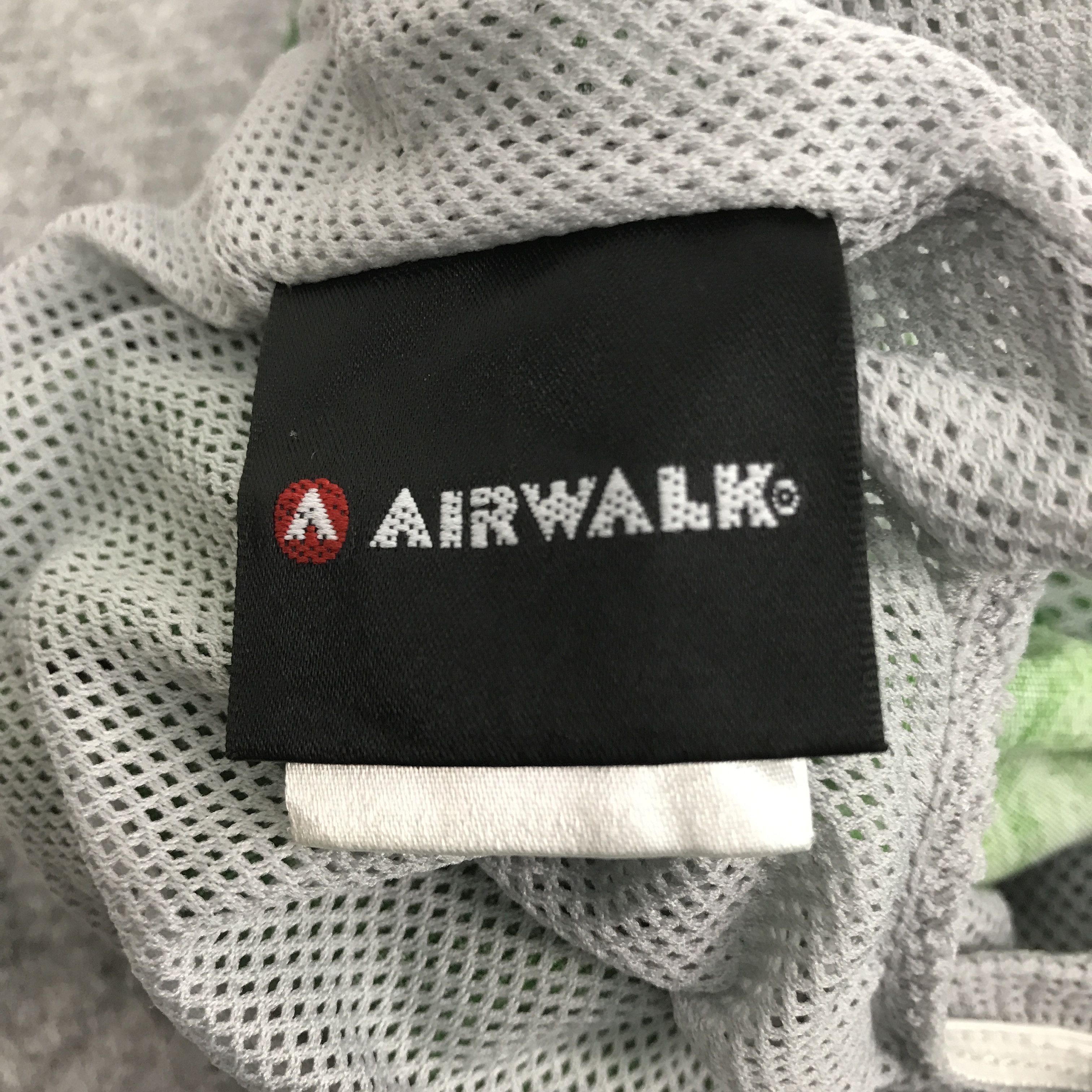 Airwalk × Japanese Brand airwalk Style shorts Green dragon Size US 34 / EU 50 - 8 Thumbnail
