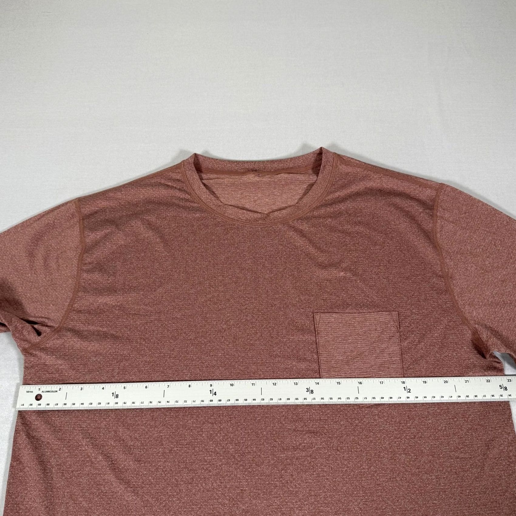 Vuori Vuori Shirt Mens XL Red Tradewind Performance Pocket Lightweight Gym Work Out Size US XL / EU 56 / 4 - 4 Thumbnail