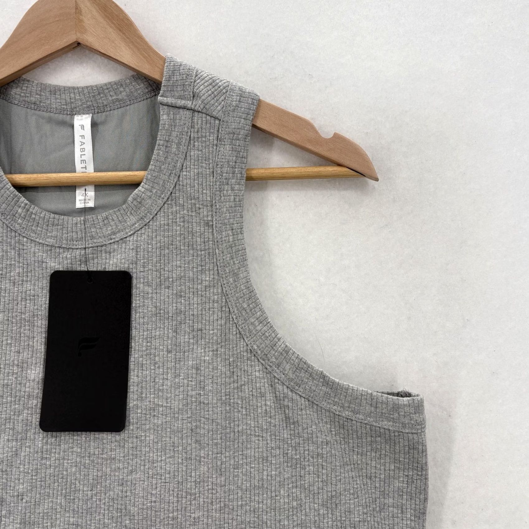 Fabletics Fabletics Tank Top Womens 4X Gray High Neck Built-In Bra Plus Size Athletic Shirt Sleeveless Gym Running Yoga Mens Womens Girls Boys Size XXL / US 16-18 / IT 52-54 - 2 Thumbnail