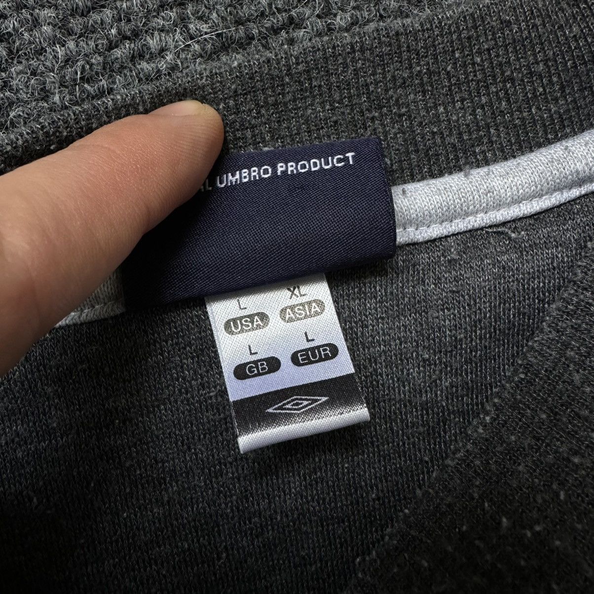 If Six Was Nine VTG Umbro Sweatshirt Small Logo Size L Y2K 00s USA Hype Tren Size US L / EU 52-54 / 3 - 14 Thumbnail