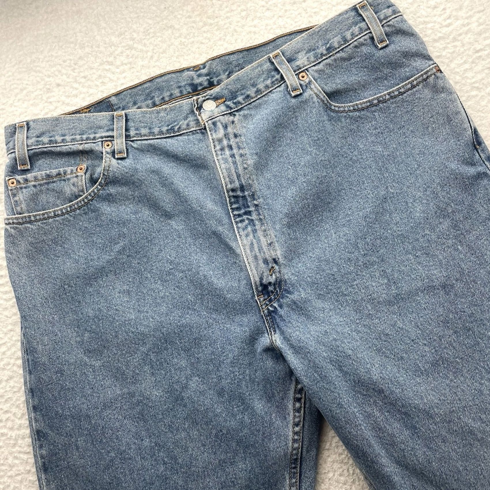 Levi's VINTAGE Levi's 505 Jeans Mens 42x32 Regular Fit Straight Leg Y2K Light Wash Blue Size US 42 / EU 58 - 2 Thumbnail