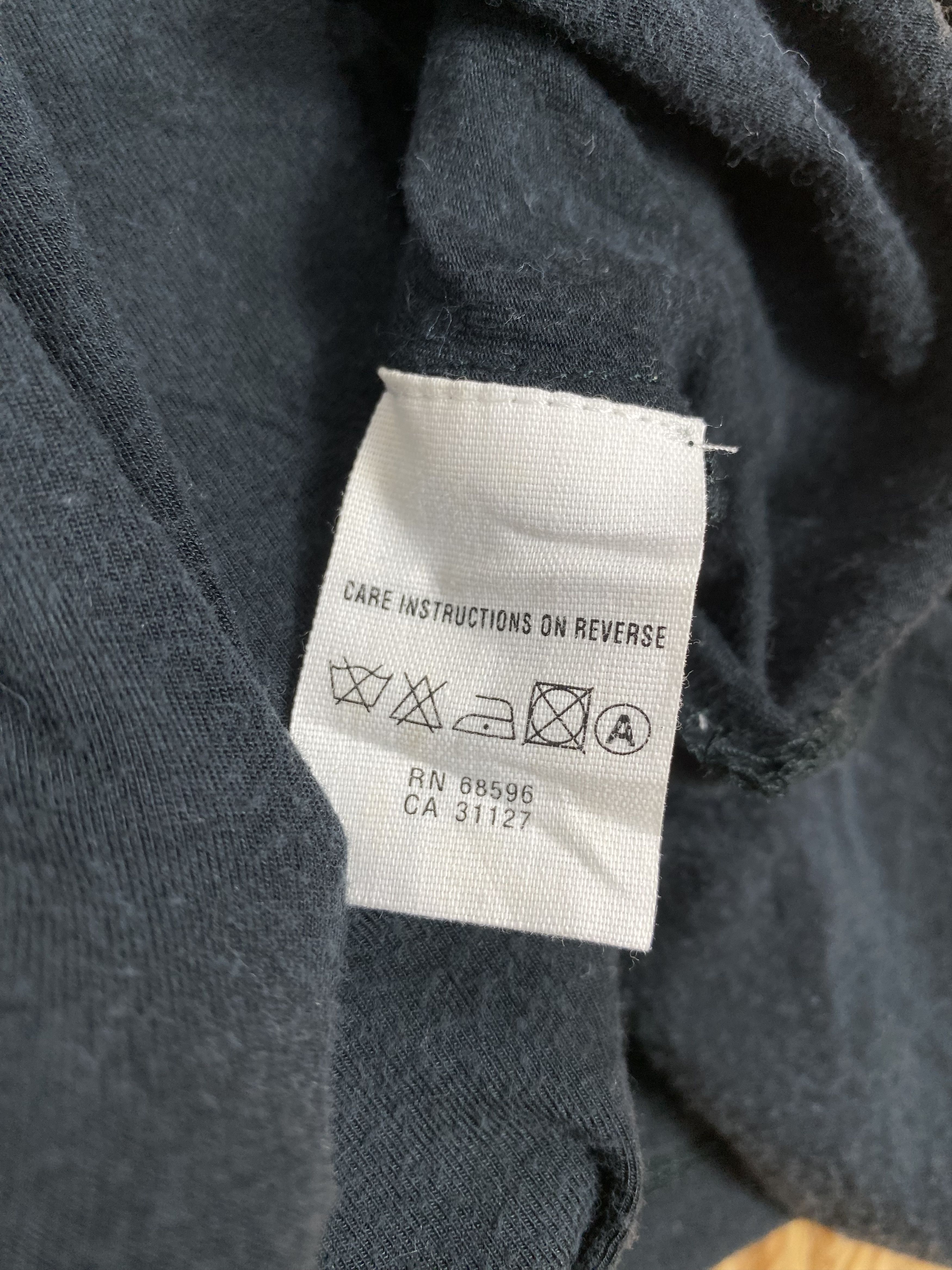 DKNY Vintage DKNY Faded Black T-Shirts PT0030 Size US M / EU 48-50 / 2 - 5 Thumbnail
